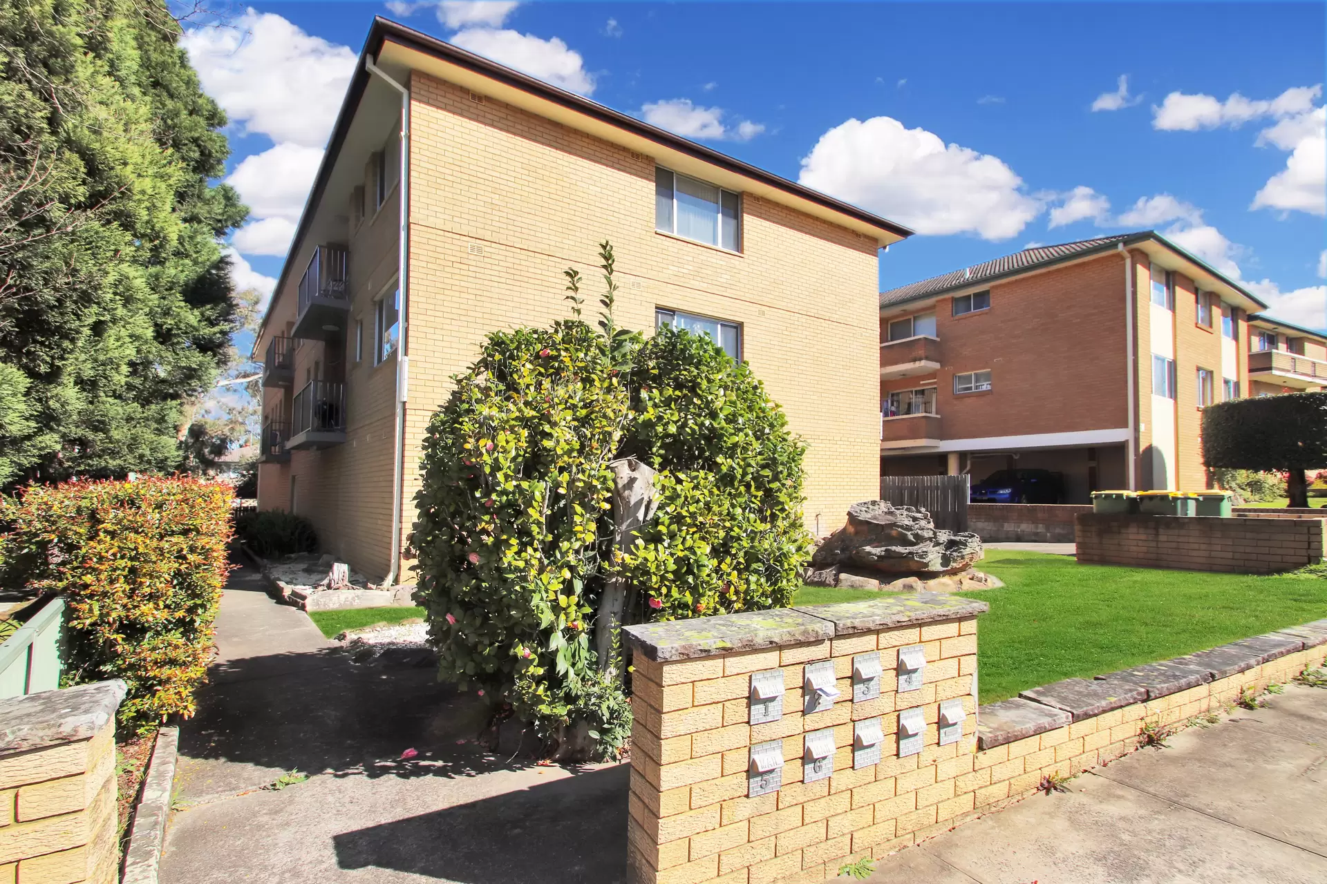 8/19 William Street, North Parramatta Leased by Cassidy Real Estate - image 1