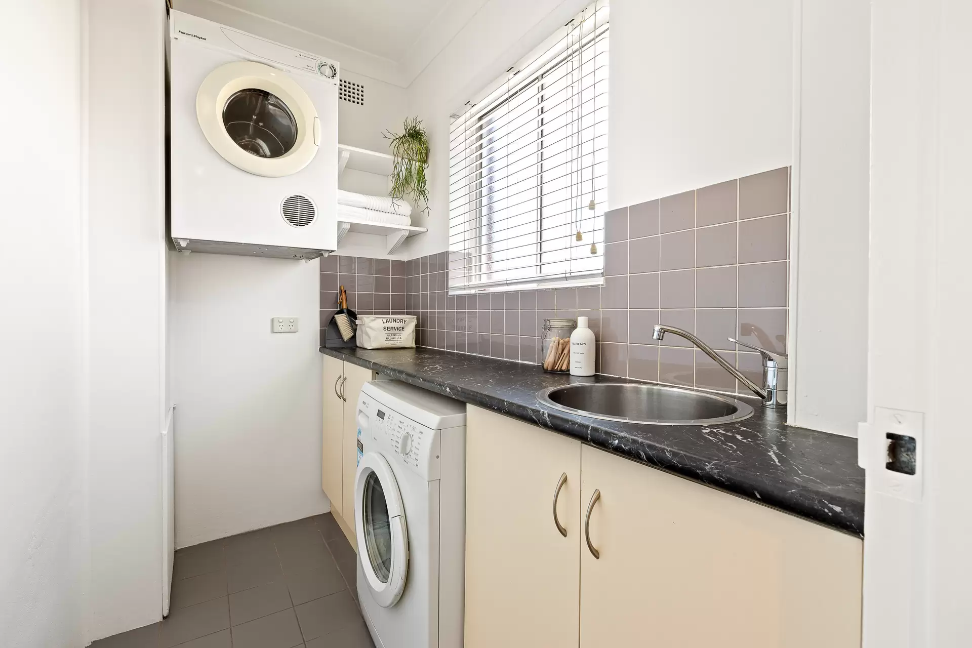 6/15 Riverview Street, West Ryde Sold by Cassidy Real Estate - image 1