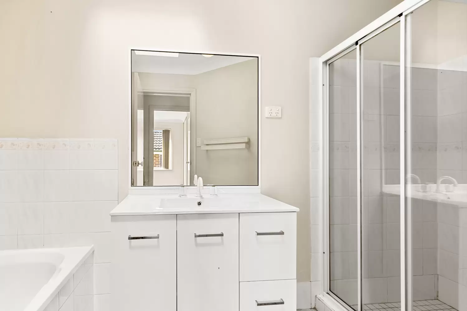 16A Ruse Street, North Ryde Leased by Cassidy Real Estate - image 1