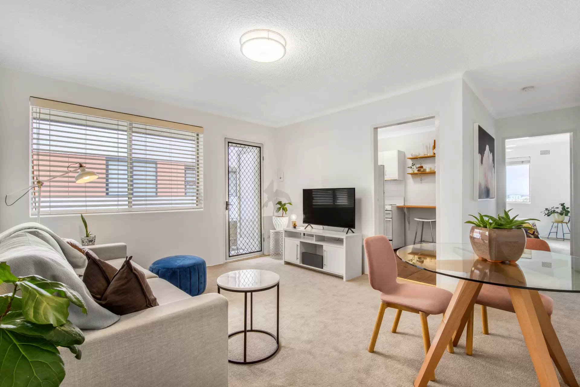 11/1 Western Crescent, Gladesville Leased by Cassidy Real Estate - image 1