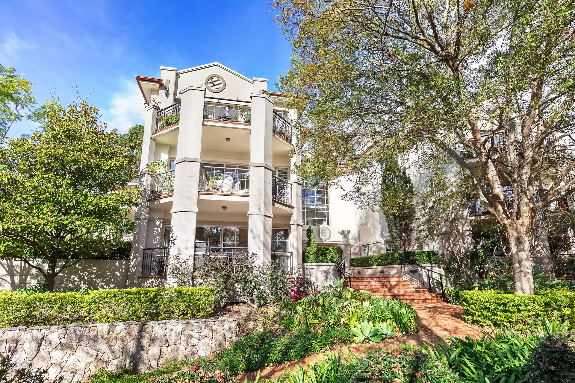 6/4 Mortimer Lewis Drive, Huntleys Cove Sold by Cassidy Real Estate - image 1