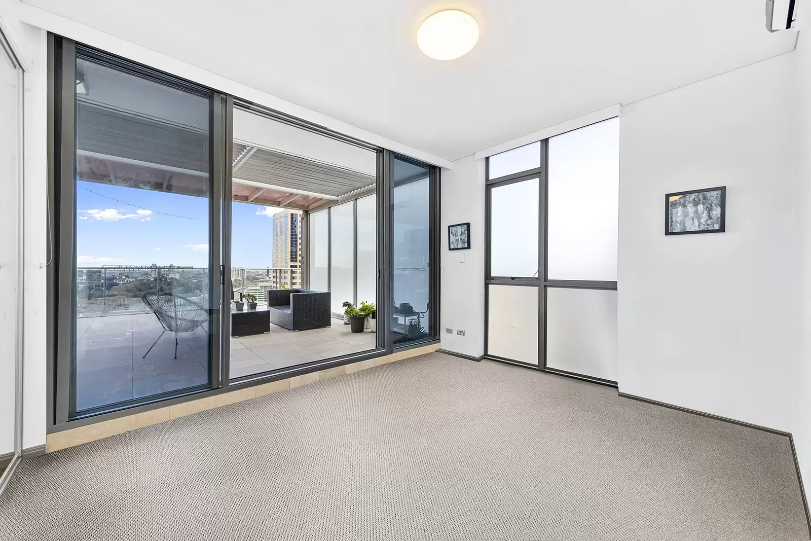 331/420-426 Pitt Street, Haymarket Leased by Cassidy Real Estate - image 1