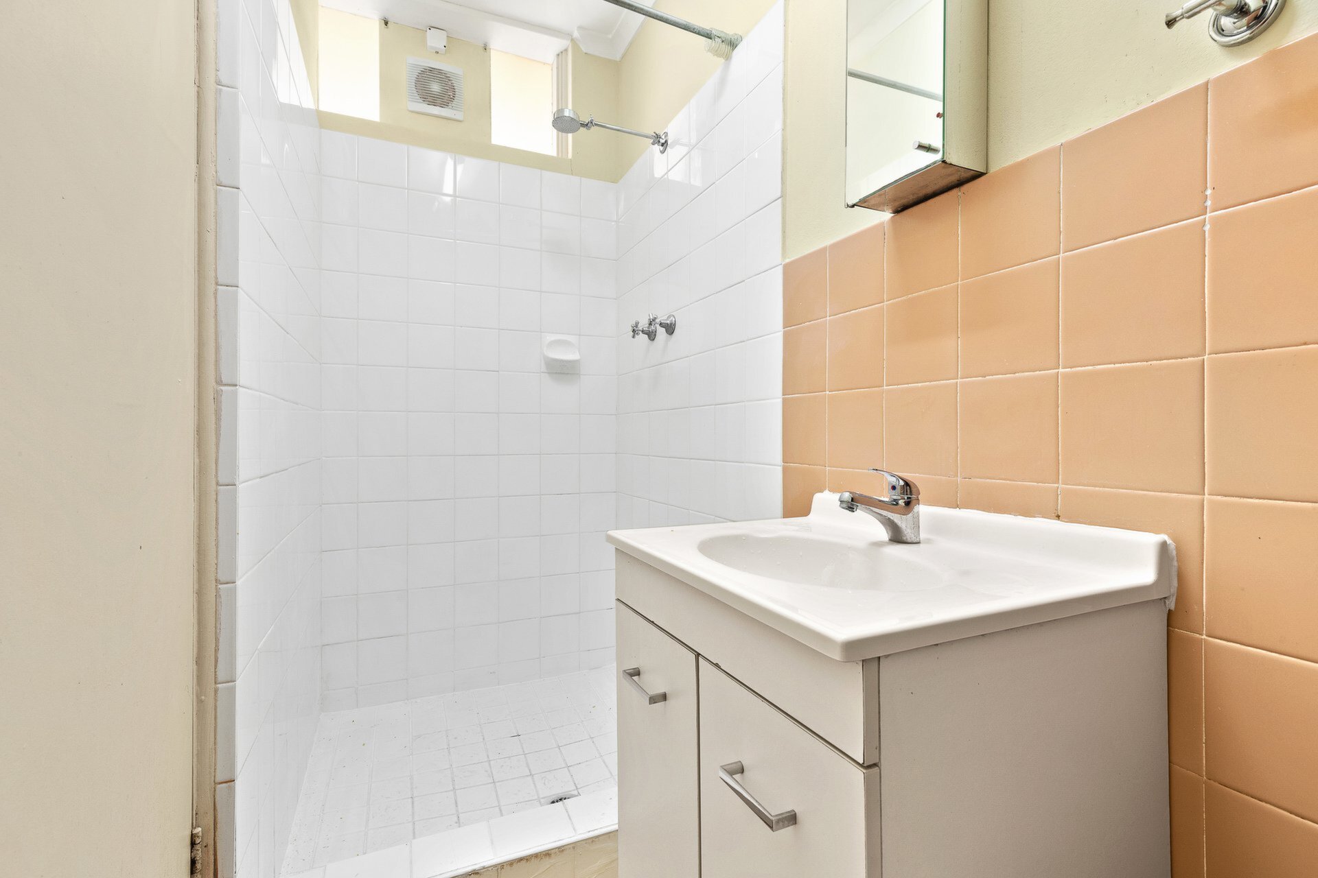 6/52 High Street, North Sydney Sold by Cassidy Real Estate - image 1