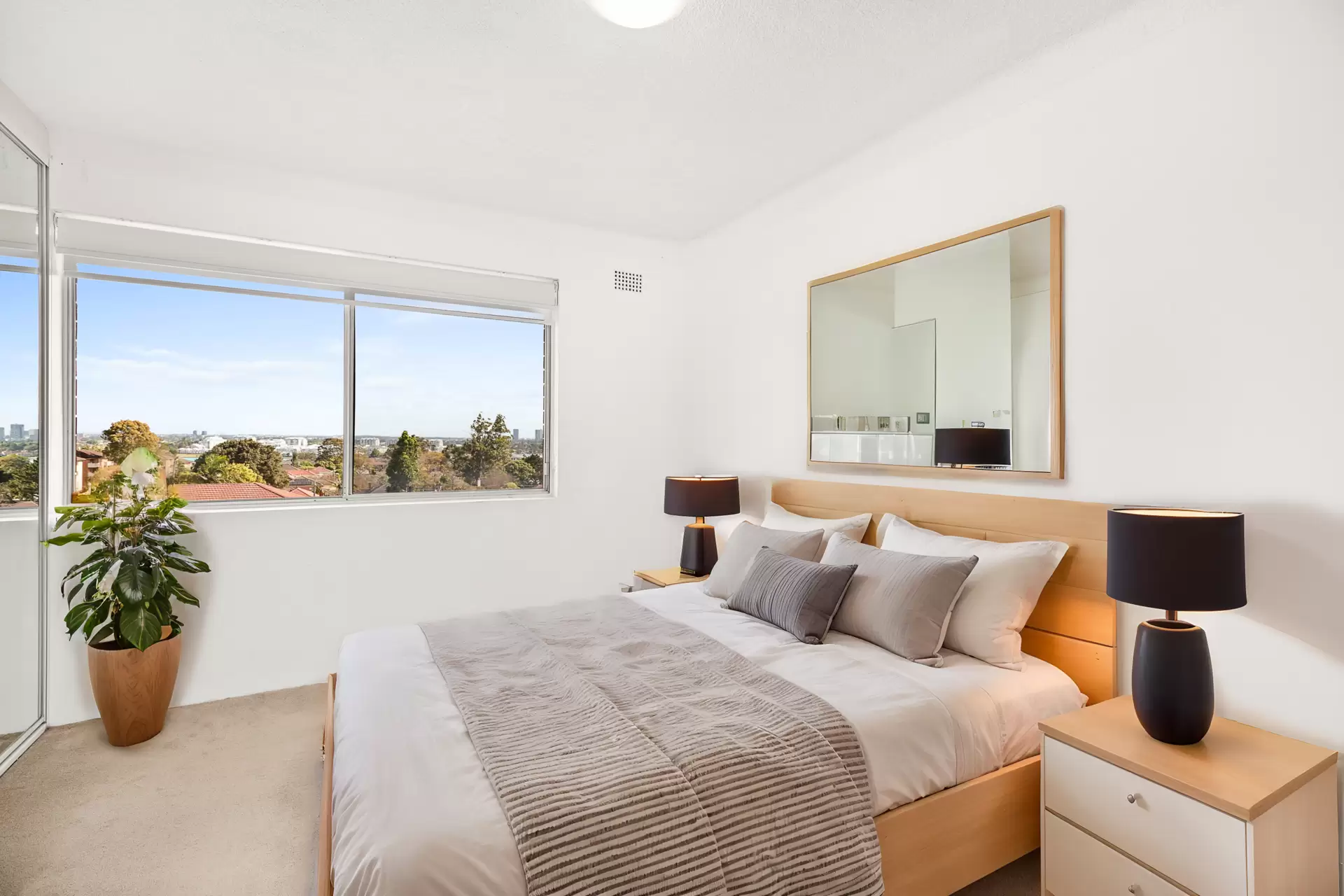 9/3 Western Crescent, Gladesville Sold by Cassidy Real Estate - image 1