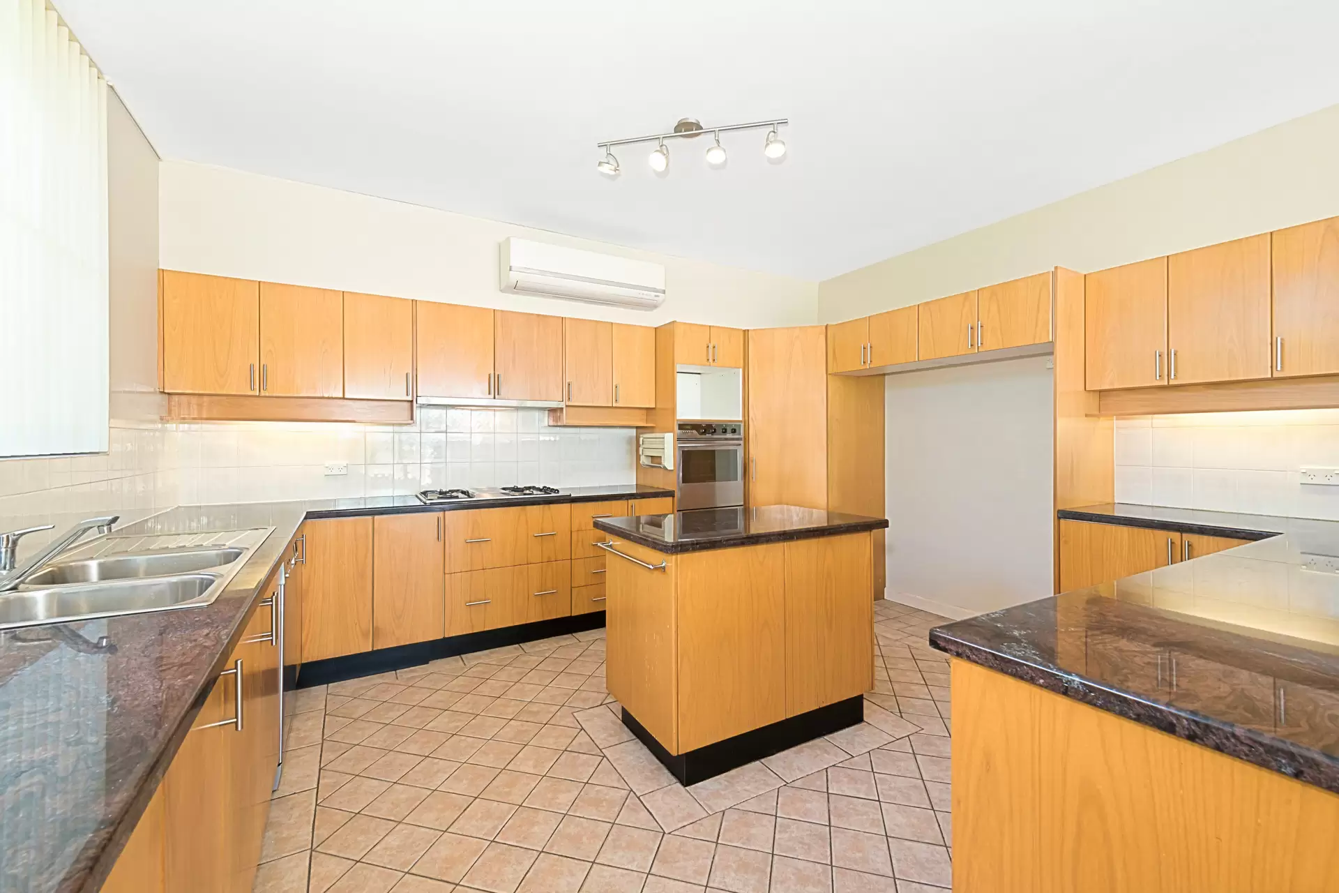 2/90 Champion Road, Tennyson Point Leased by Cassidy Real Estate - image 1