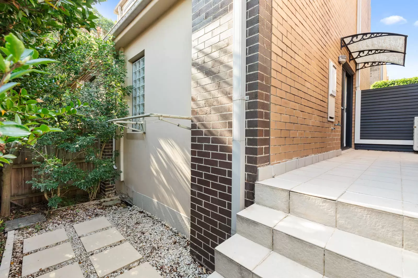 2/83-85A Pittwater Road, Hunters Hill Sold by Cassidy Real Estate - image 1