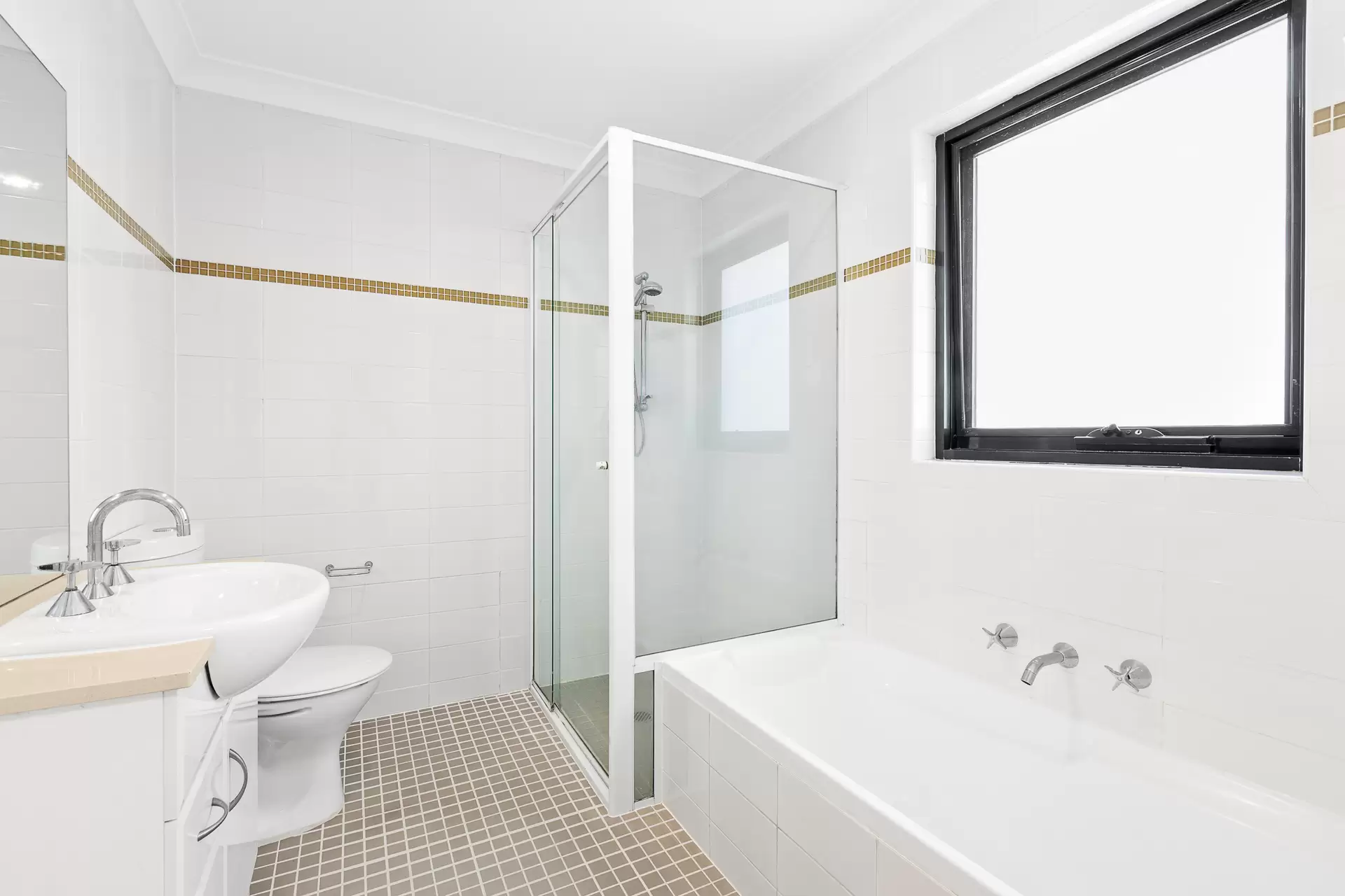 2/83-85A Pittwater Road, Hunters Hill Sold by Cassidy Real Estate - image 1