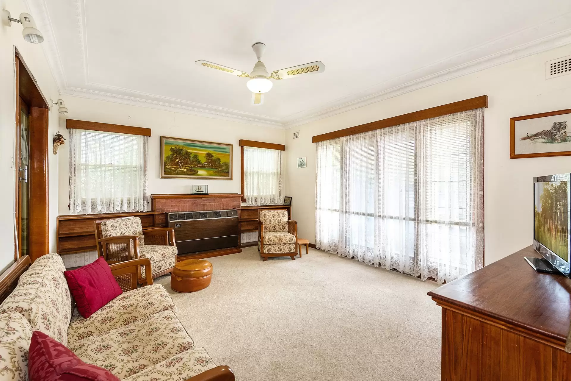 61 Waterview Street, Putney Sold by Cassidy Real Estate - image 1