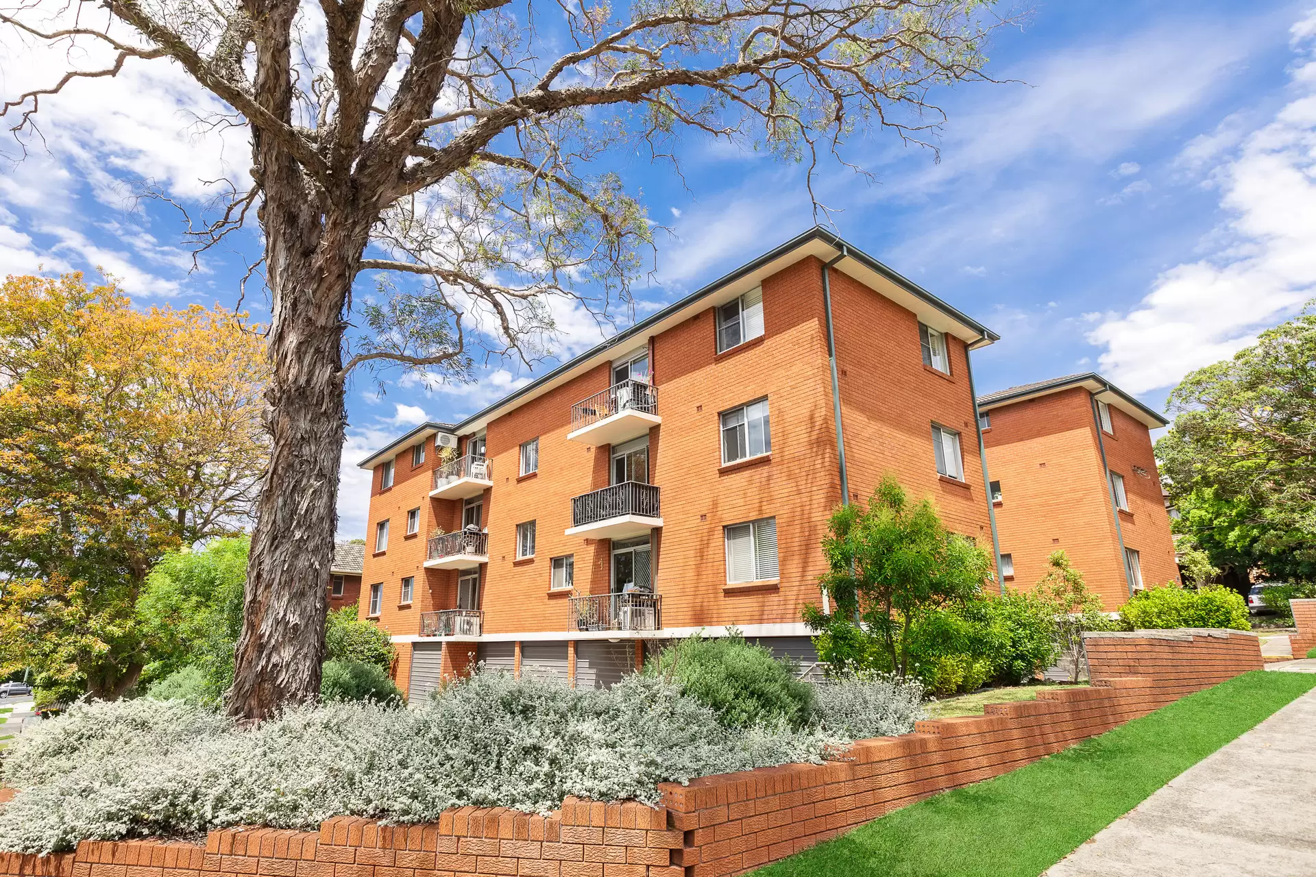15/4-6 Harvard Street, Gladesville Sold by Cassidy Real Estate - image 1
