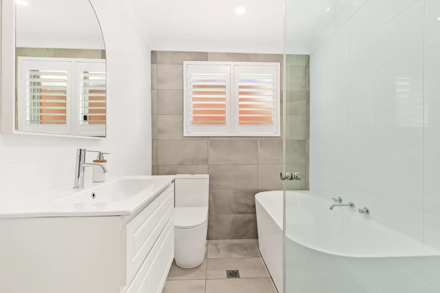 5/27  Wharf Road, Gladesville Leased by Cassidy Real Estate - image 1