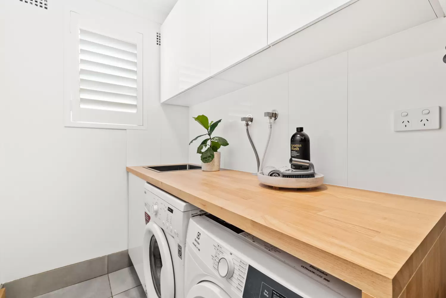 5/27  Wharf Road, Gladesville Leased by Cassidy Real Estate - image 1