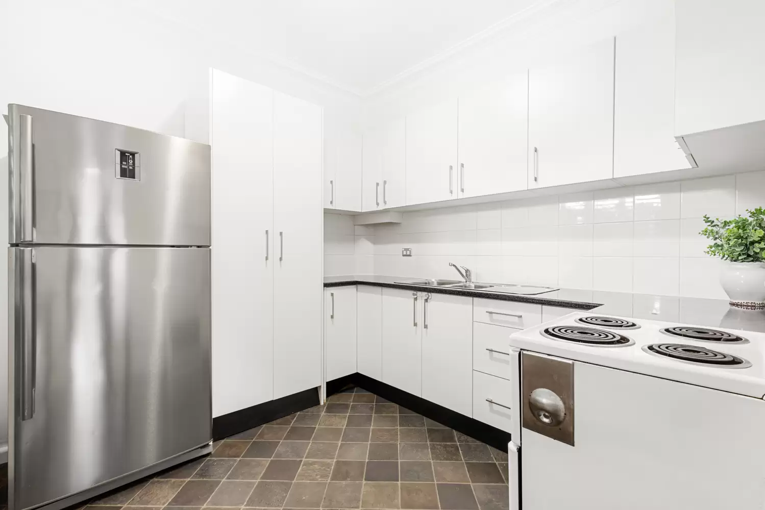 5/27  Wharf Road, Gladesville Leased by Cassidy Real Estate - image 1