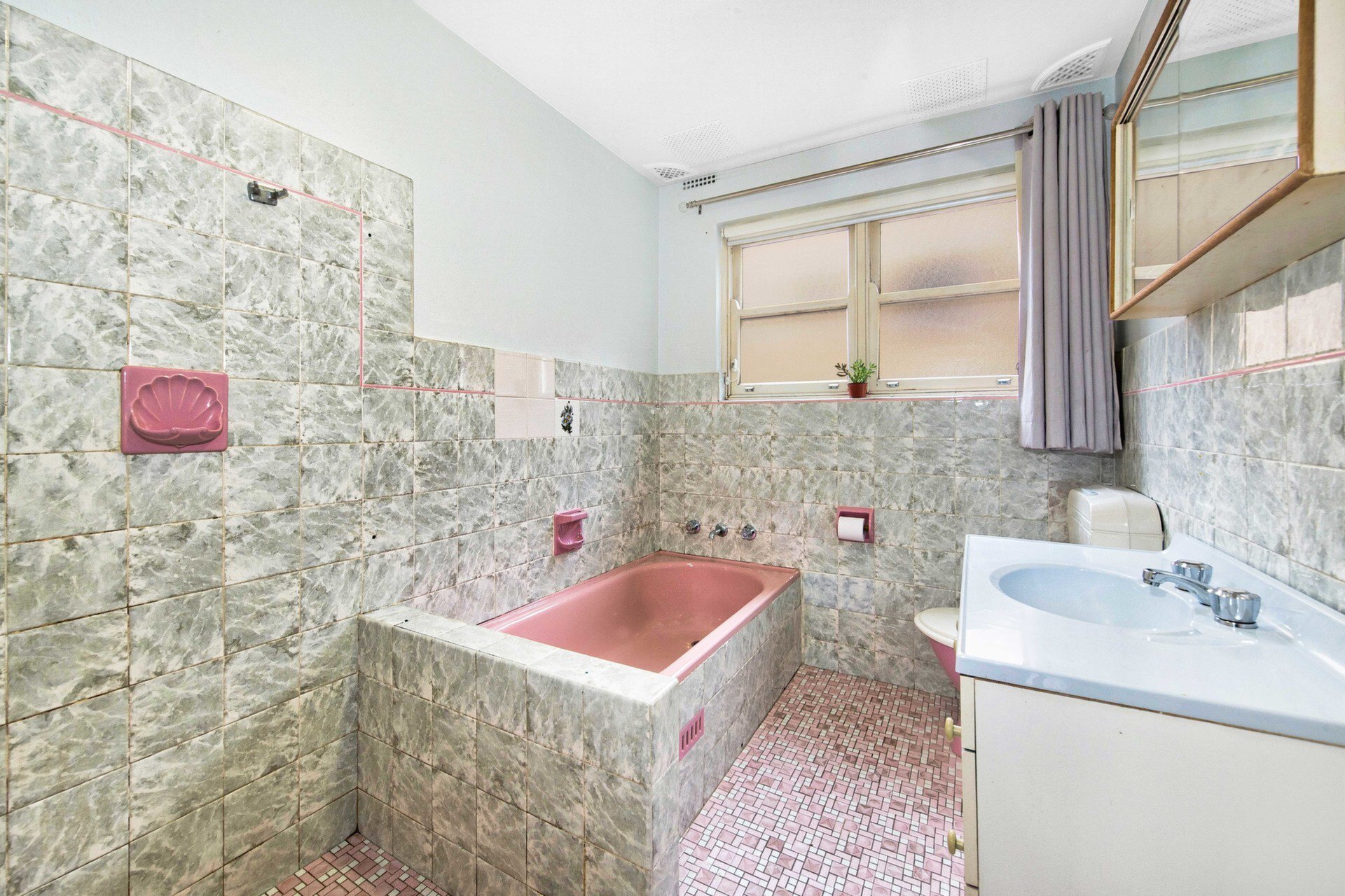 5/10 Pittwater Road, Gladesville Sold by Cassidy Real Estate - image 1
