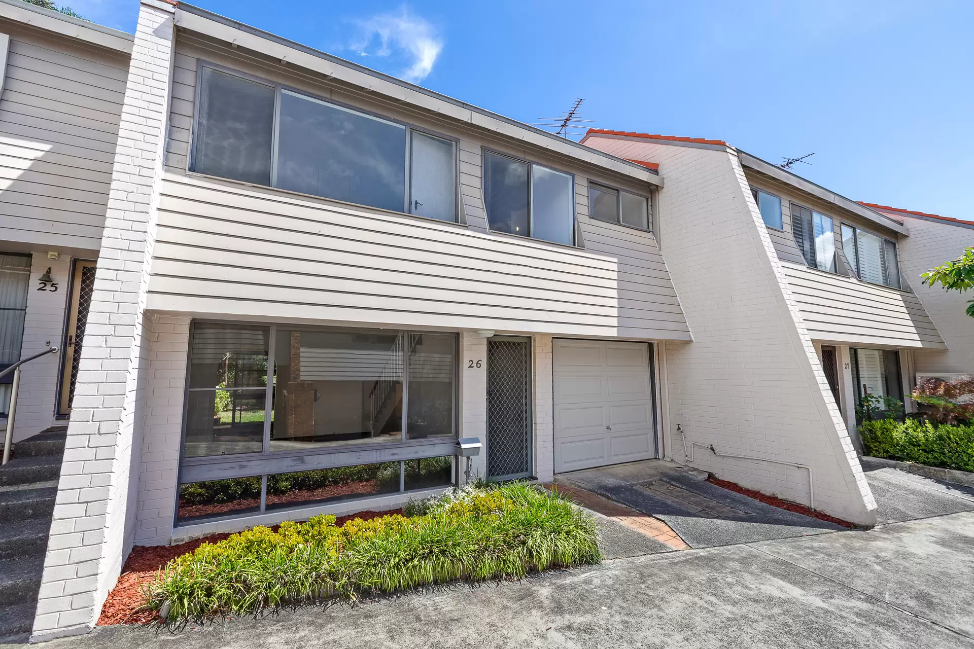 26/10-16 Batemans Road, Gladesville Sold by Cassidy Real Estate - image 1