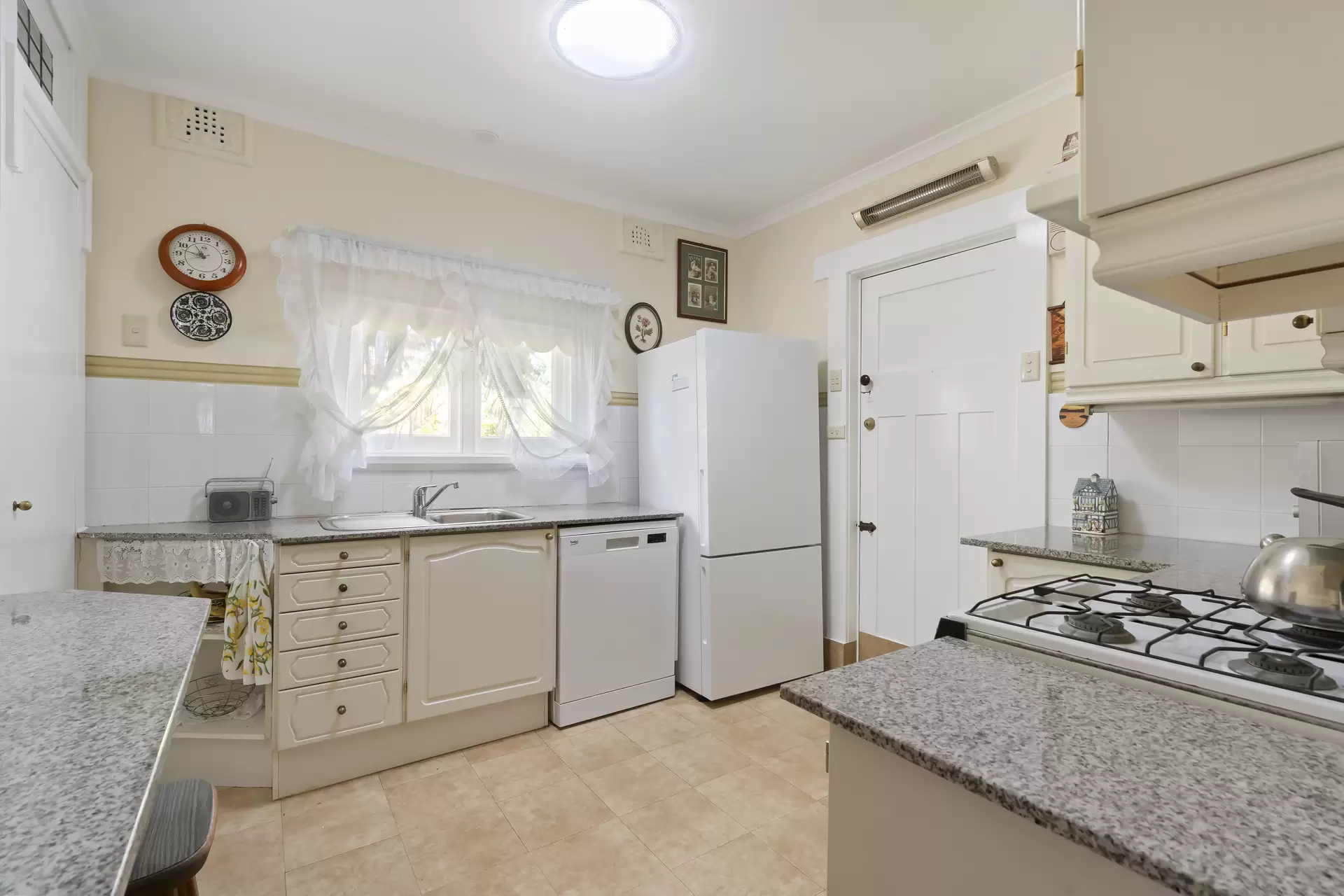 34 Chelmsford Avenue, Epping Sold by Cassidy Real Estate - image 1