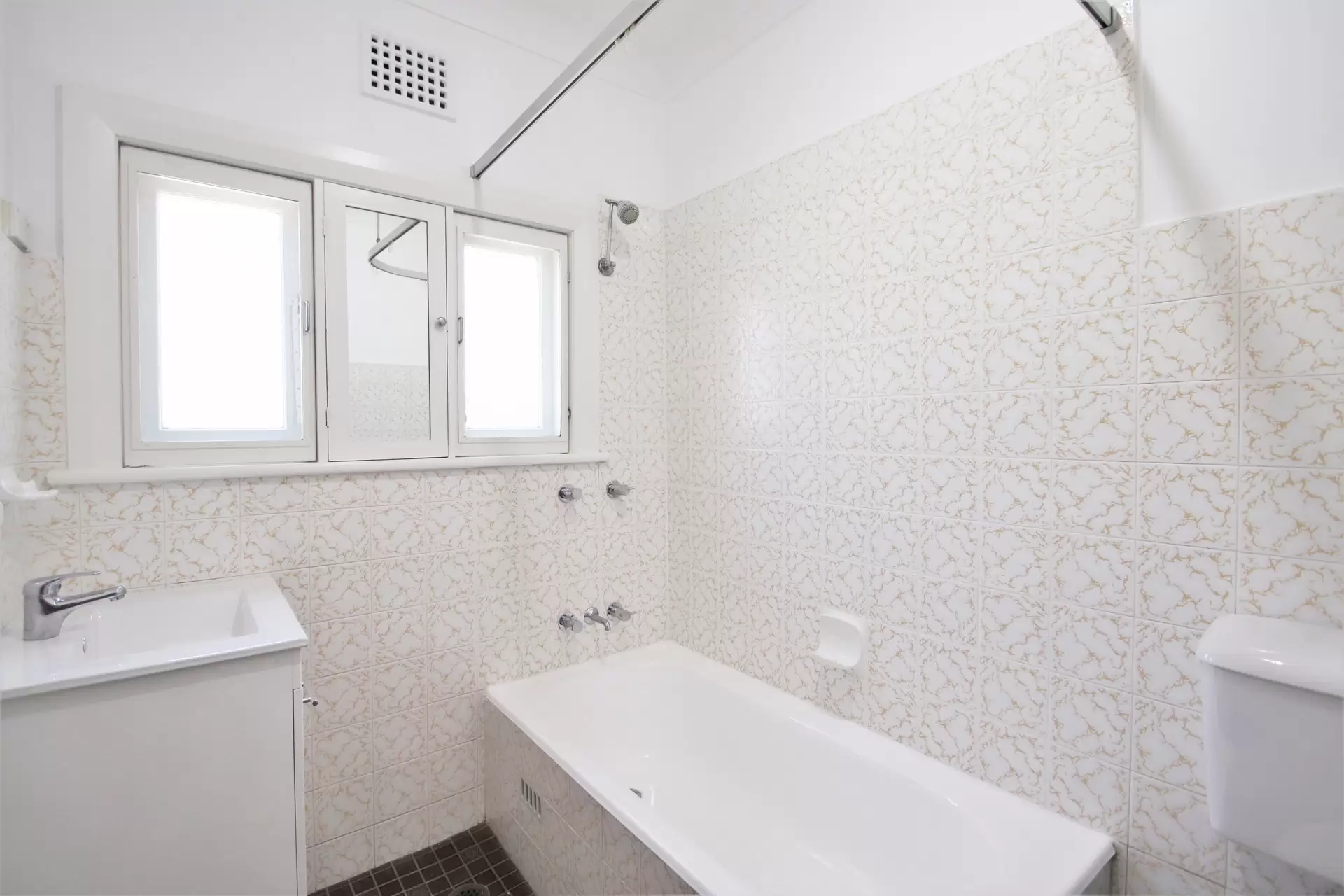 4 Mars Street, Gladesville Leased by Cassidy Real Estate - image 1