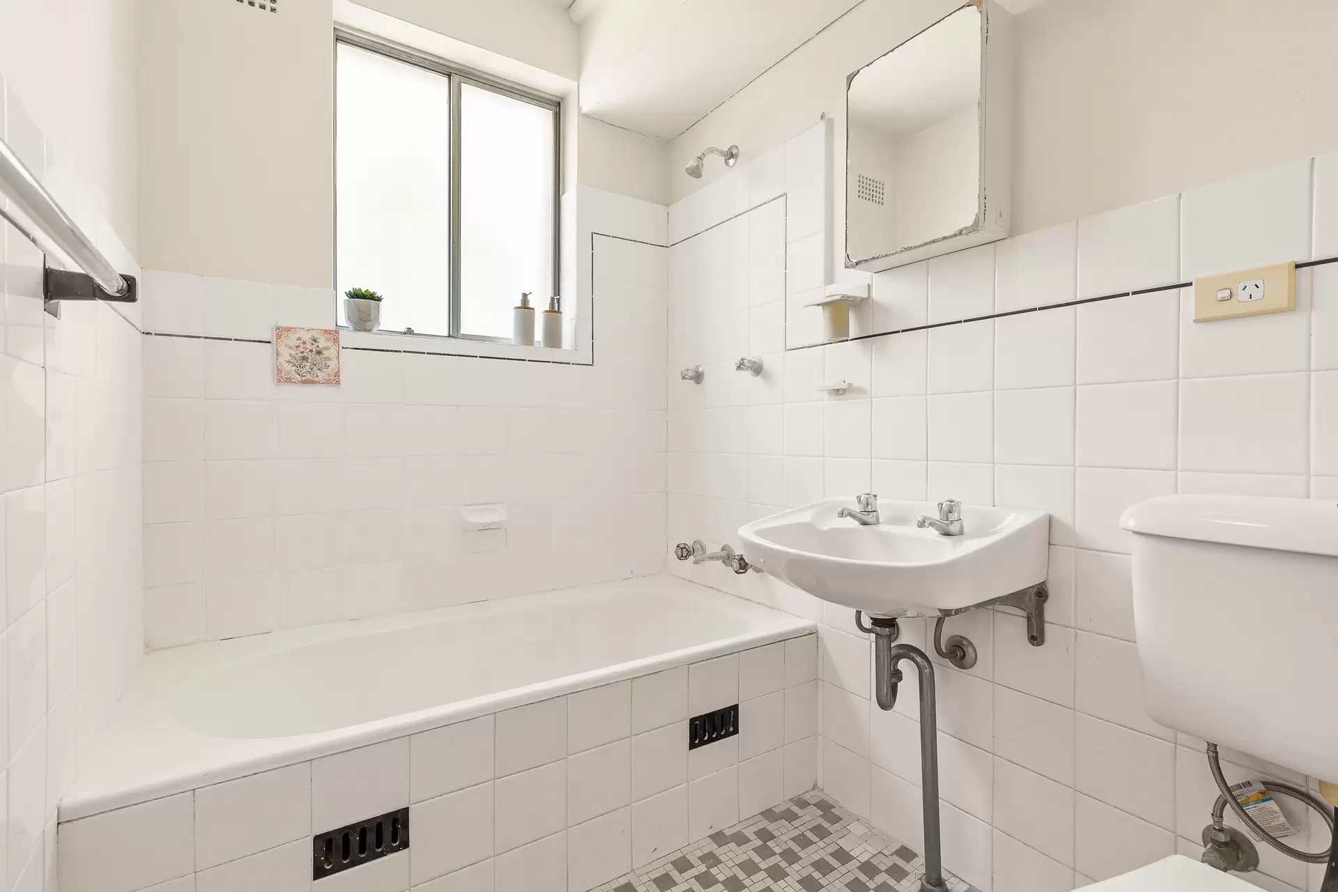 7/16 Linsley Street, Gladesville Leased by Cassidy Real Estate - image 1