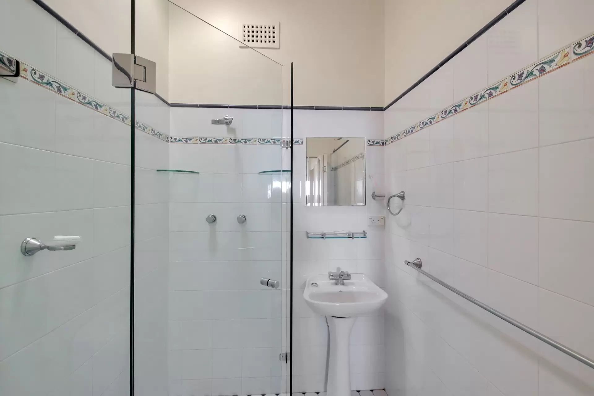 17 Amiens Street, Gladesville Leased by Cassidy Real Estate - image 1