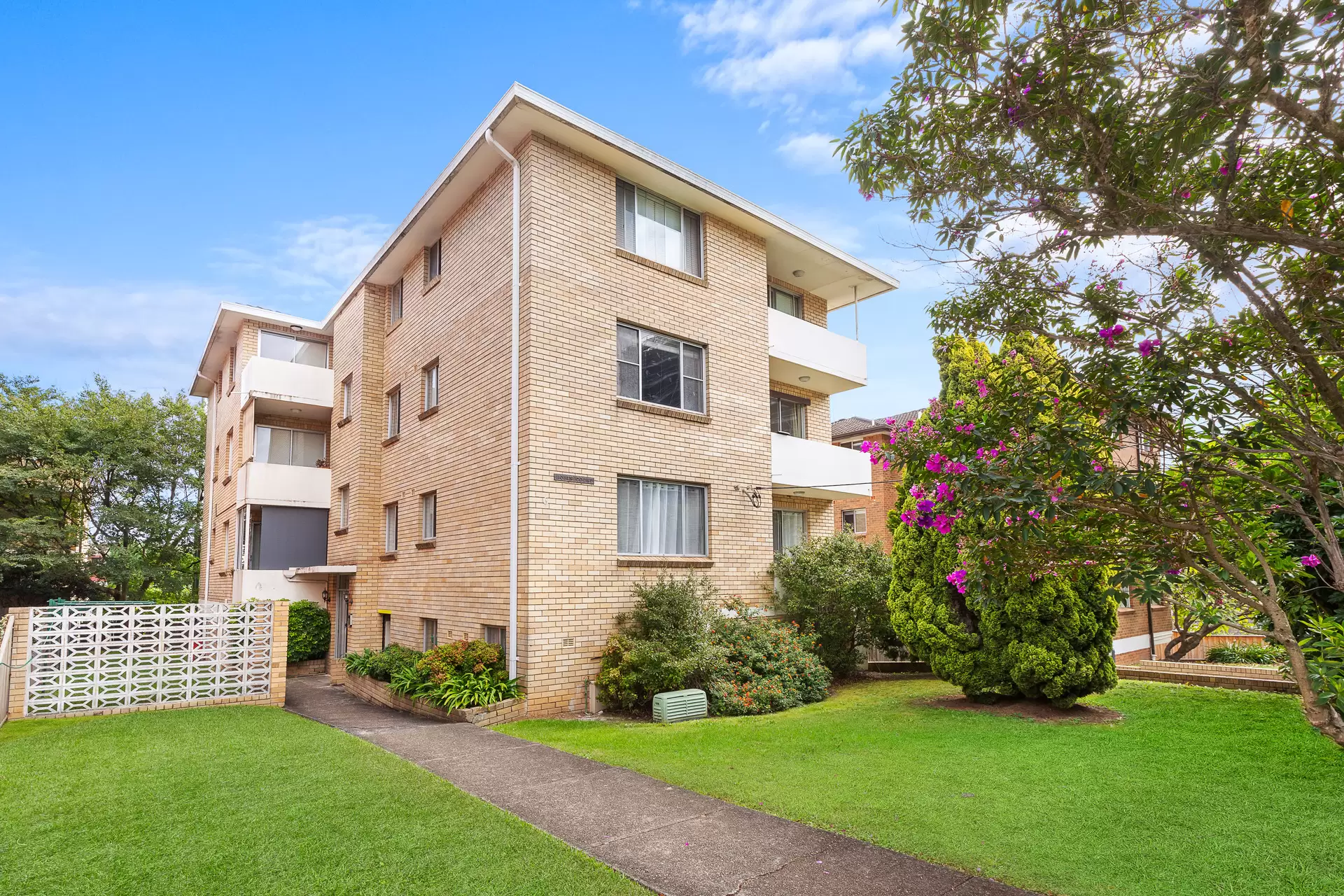 8/6 Coulter Street, Gladesville Sold by Cassidy Real Estate - image 1