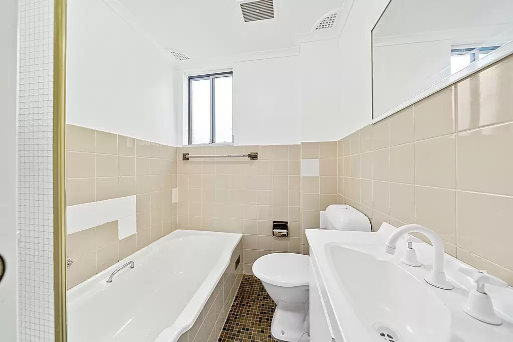 12/31-33 Pearson Street, Gladesville Leased by Cassidy Real Estate - image 1