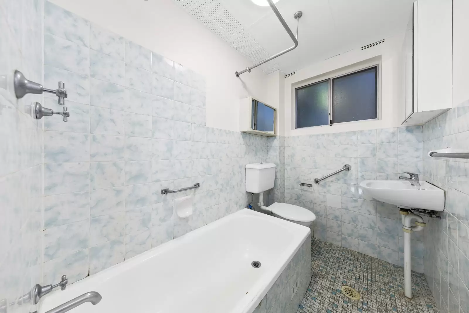 2/6-8 Ross Street, Gladesville Leased by Cassidy Real Estate - image 1