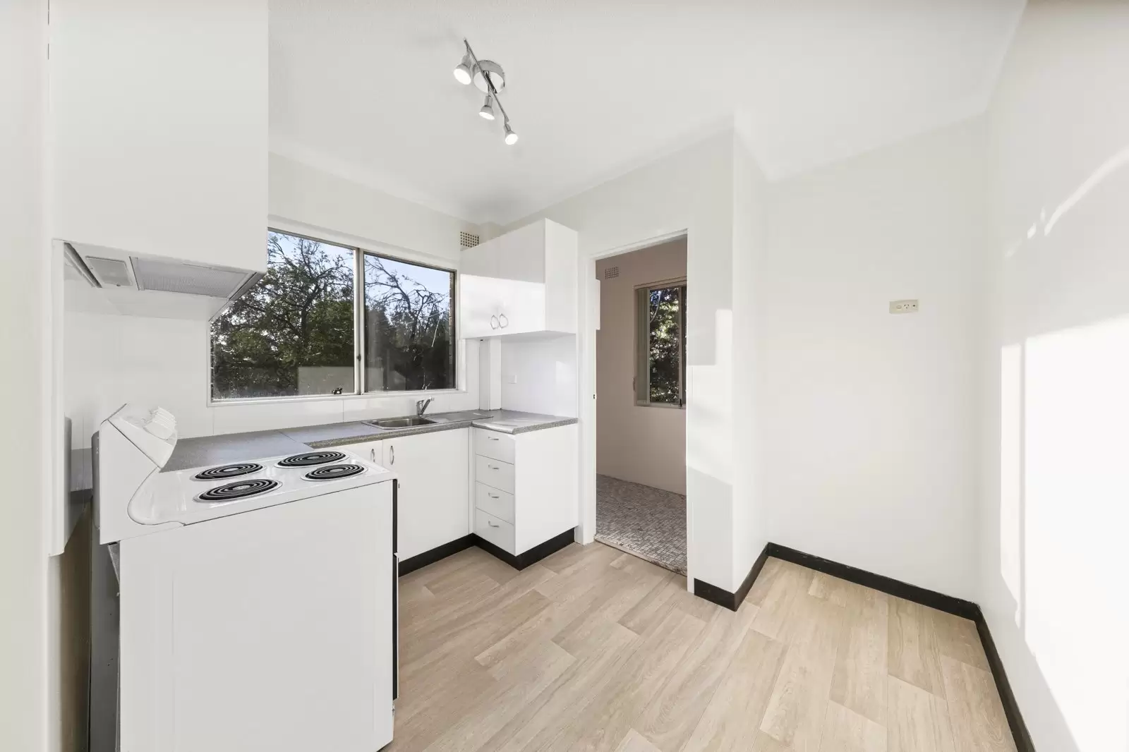 2/6-8 Ross Street, Gladesville Leased by Cassidy Real Estate - image 1