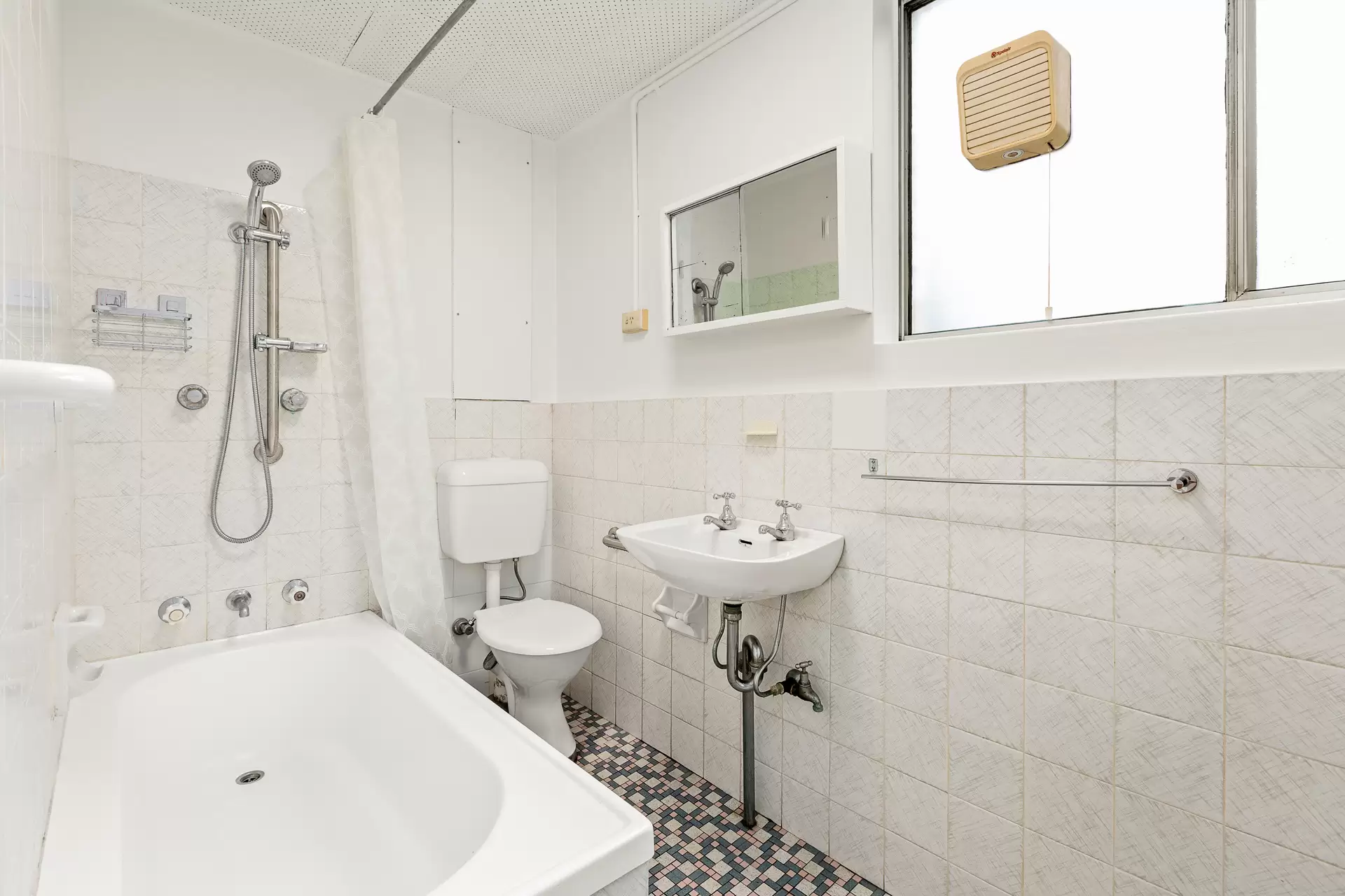 3/89 Anzac Avenue, West Ryde Sold by Cassidy Real Estate - image 1