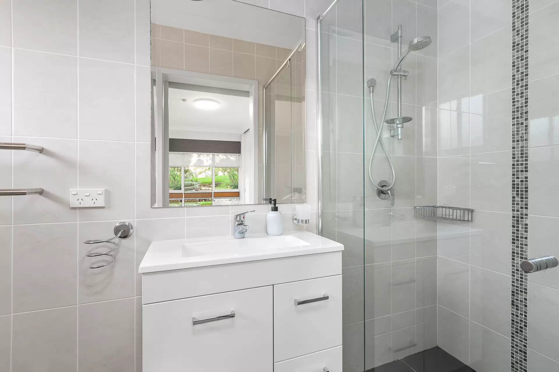 11/9 Robinson Street, Ryde Sold by Cassidy Real Estate - image 1