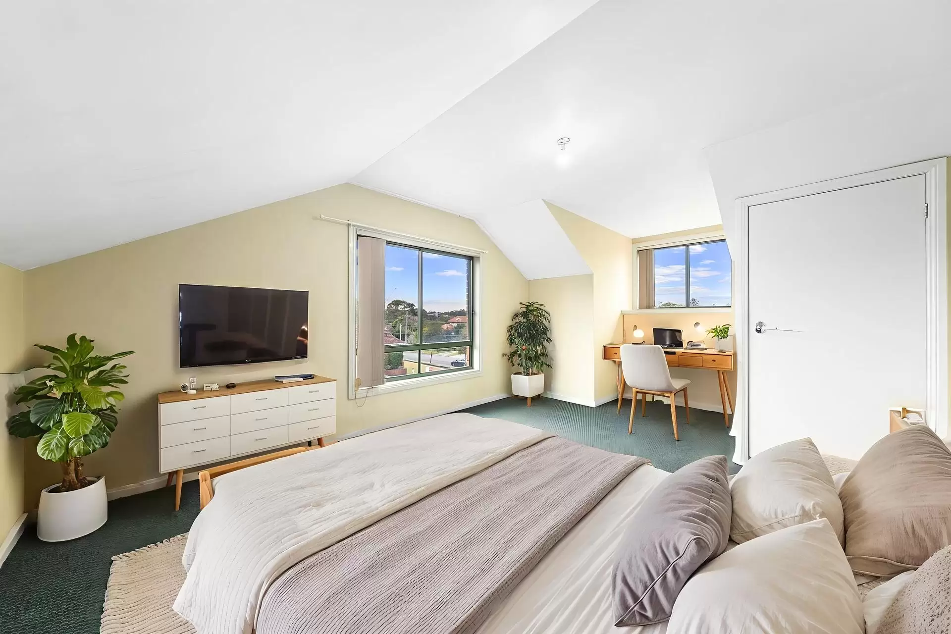 23 Avon Road, North Ryde Leased by Cassidy Real Estate - image 1
