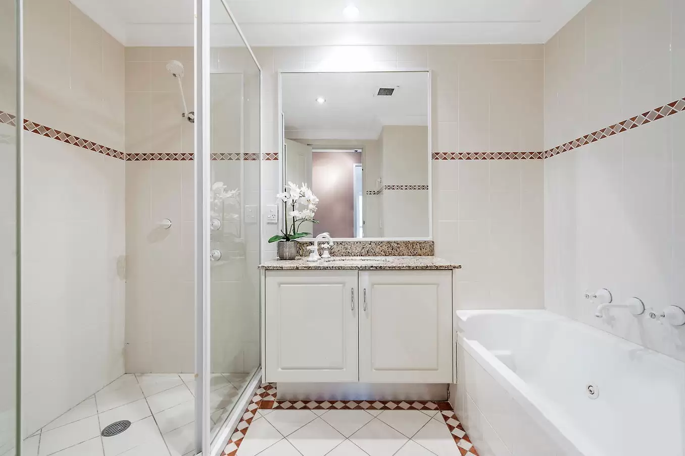 5/6 Mortimer Lewis Drive, Huntleys Cove Sold by Cassidy Real Estate - image 1