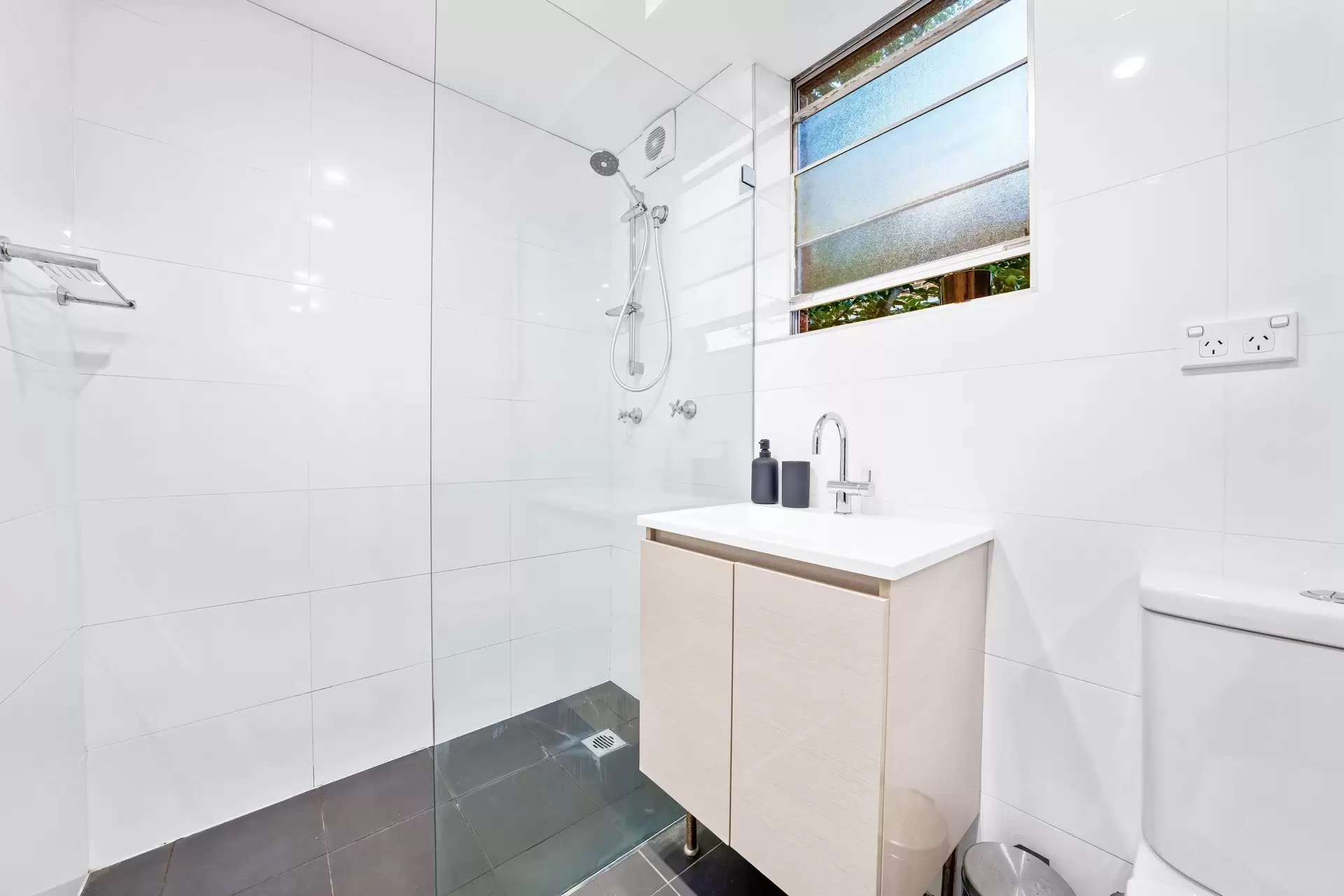 4/15 Linsley Street, Gladesville Leased by Cassidy Real Estate - image 1