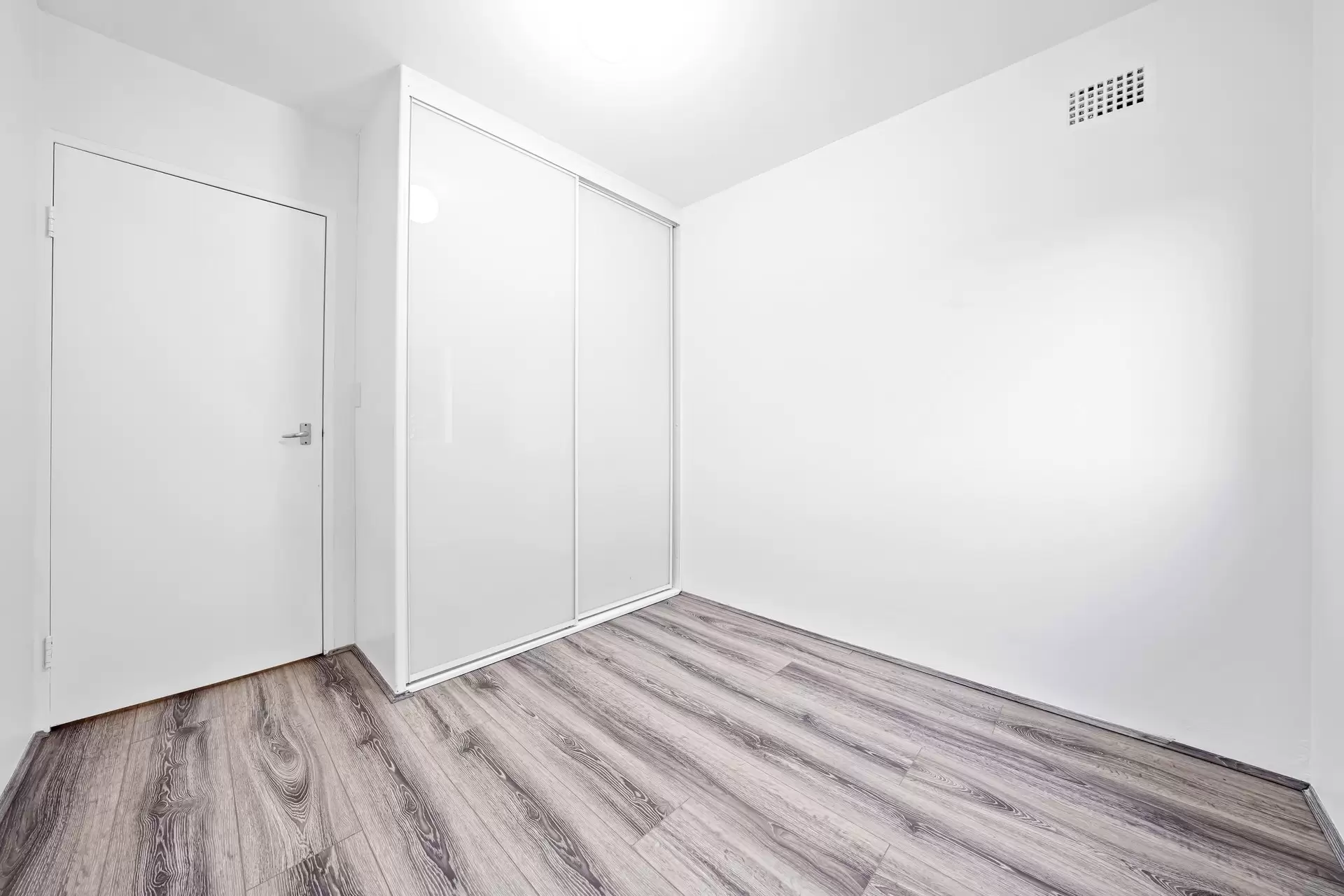 4/15 Linsley Street, Gladesville Leased by Cassidy Real Estate - image 1