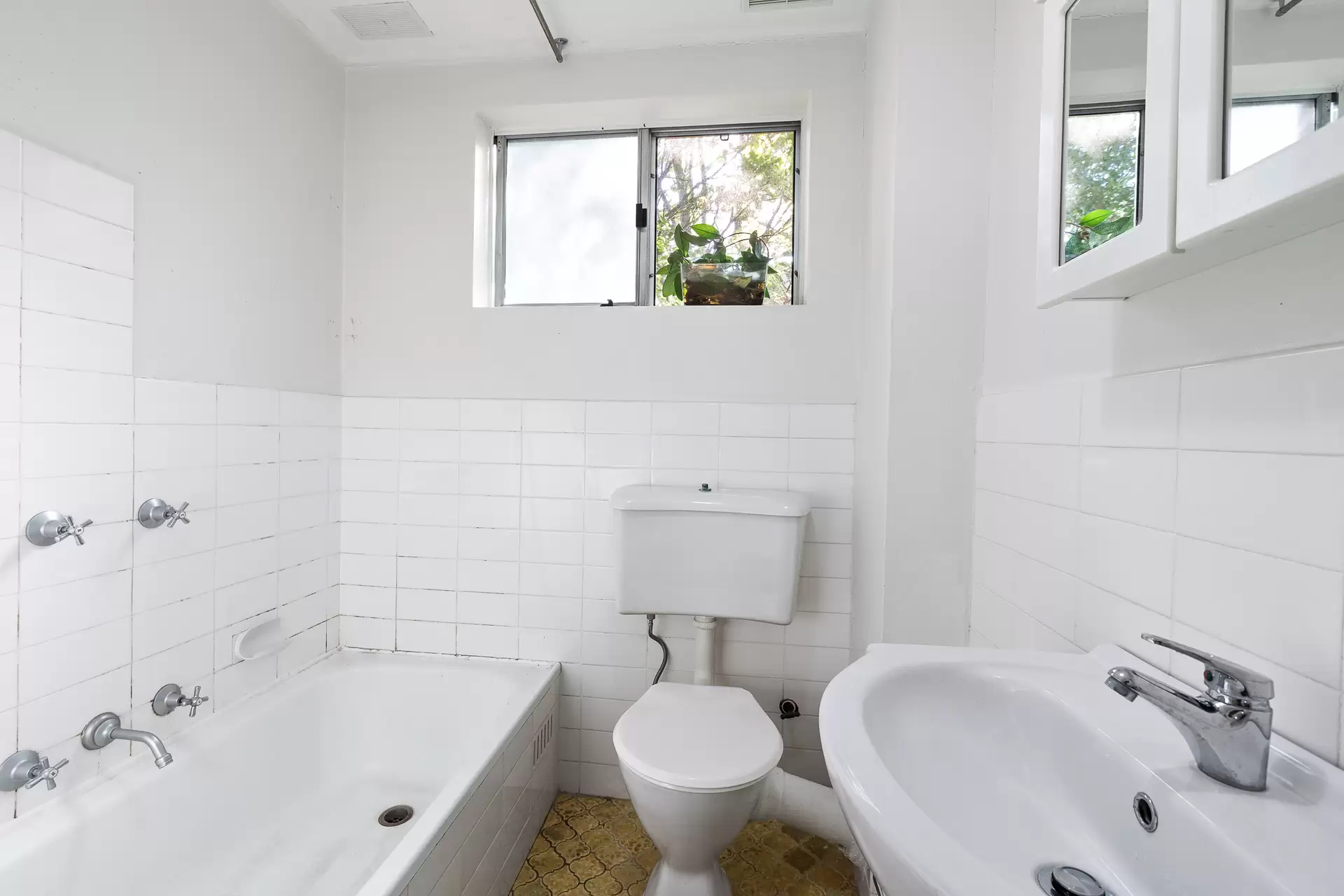 12/11a Cambridge Street, Gladesville Sold by Cassidy Real Estate - image 1