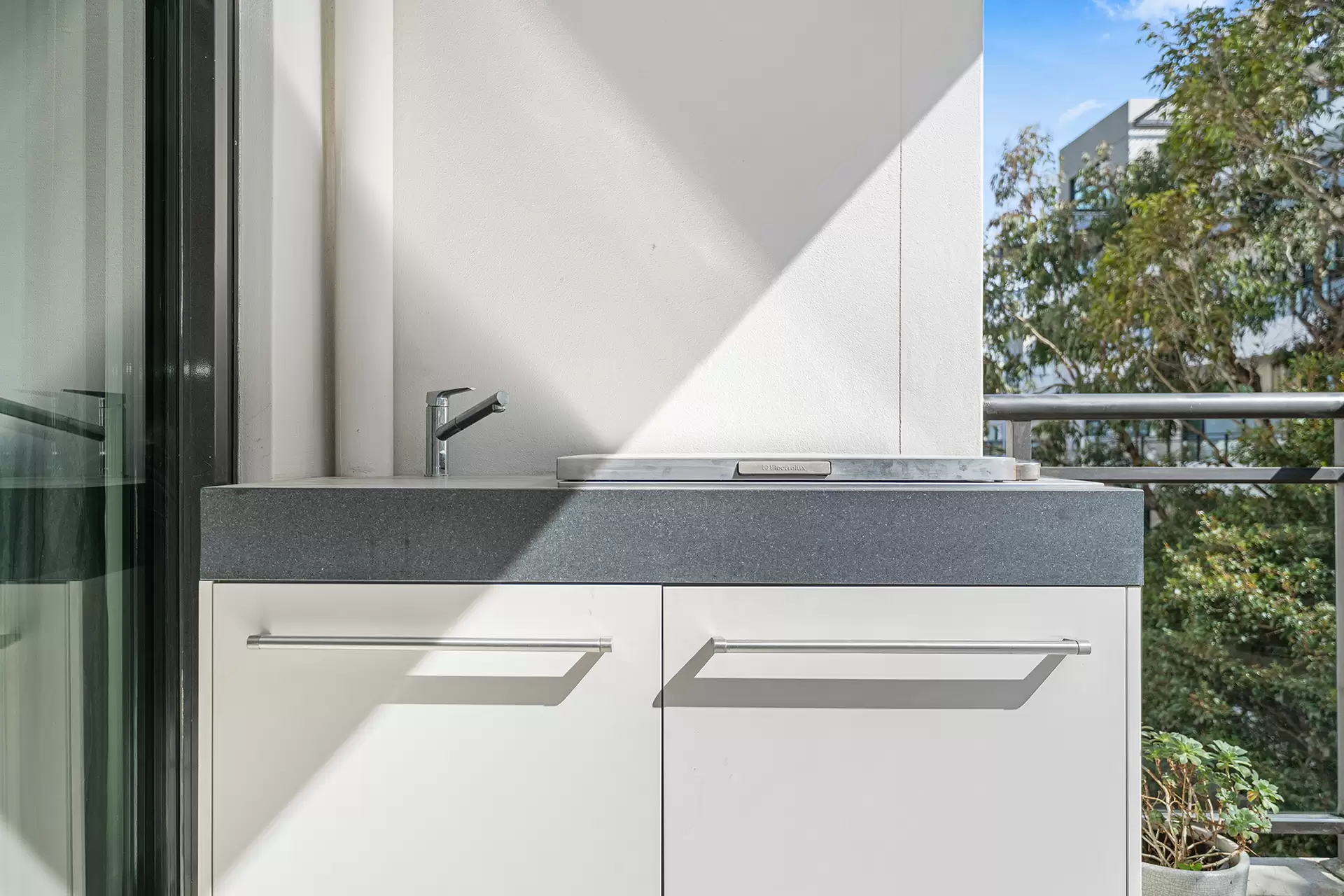 71/141 Bowden Street, Meadowbank Sold by Cassidy Real Estate - image 1