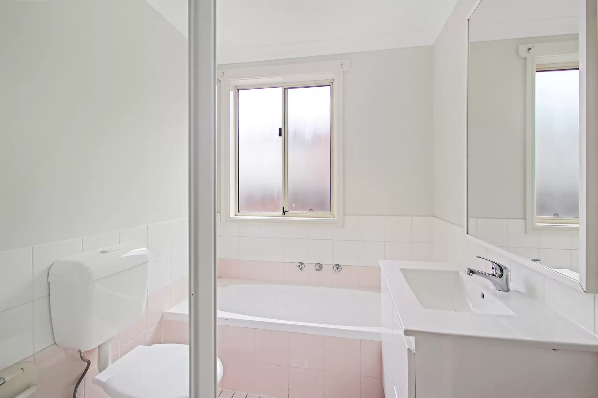 37B Linton Lane, West Ryde Leased by Cassidy Real Estate - image 1