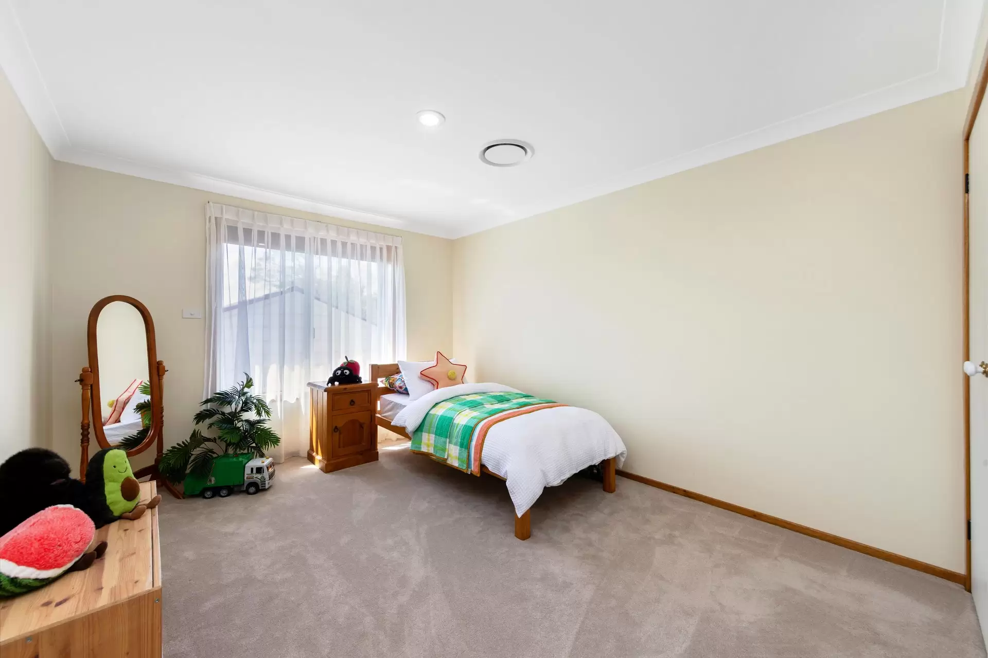 2 Lucy Close, Hornsby Sold by Cassidy Real Estate - image 1