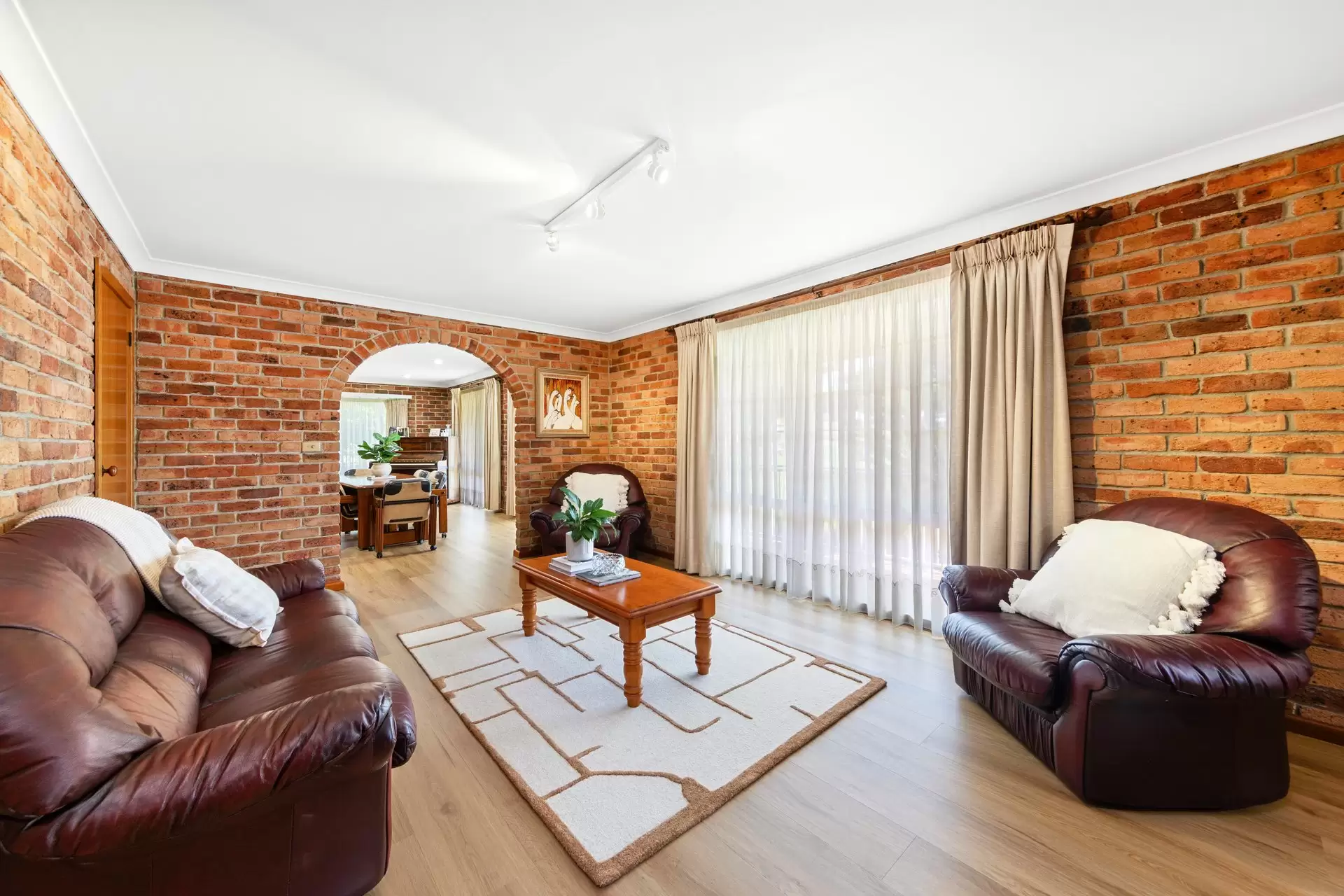 2 Lucy Close, Hornsby Sold by Cassidy Real Estate - image 1