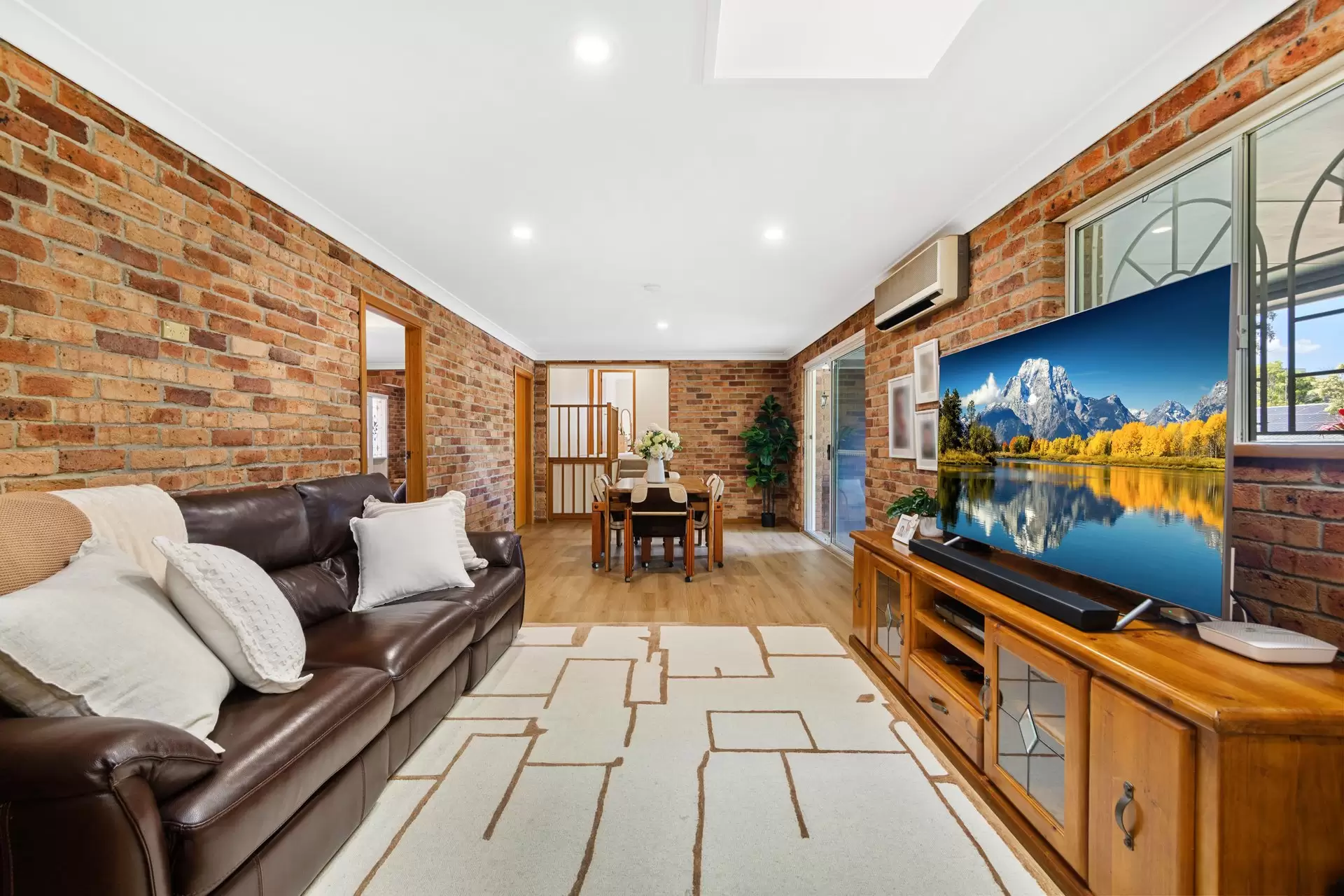 2 Lucy Close, Hornsby Sold by Cassidy Real Estate - image 1