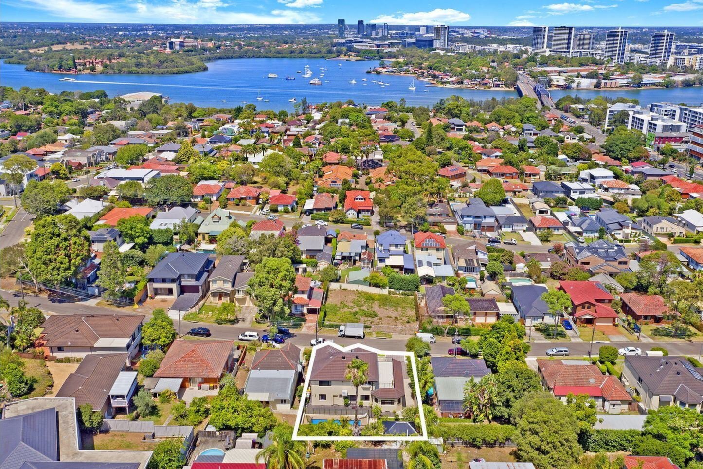 14 Simpson Street, Putney Sold by Cassidy Real Estate - image 1