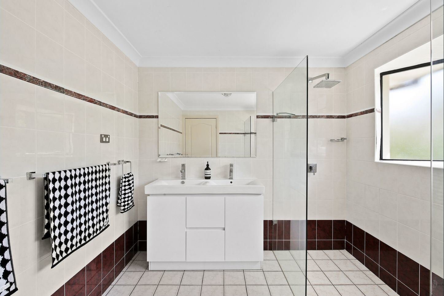 14 Simpson Street, Putney Sold by Cassidy Real Estate - image 1