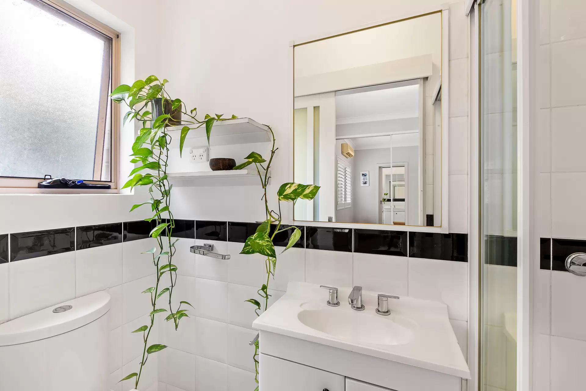 3/9 Linsley Street, Gladesville Sold by Cassidy Real Estate - image 1