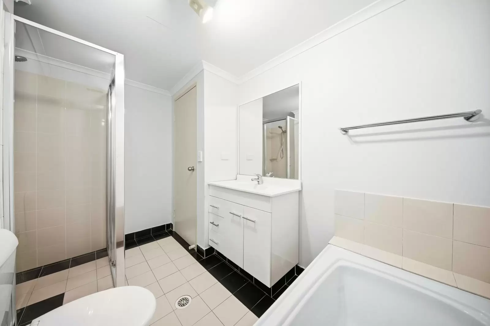 15/758-768 Bourke Street, Redfern Leased by Cassidy Real Estate - image 1
