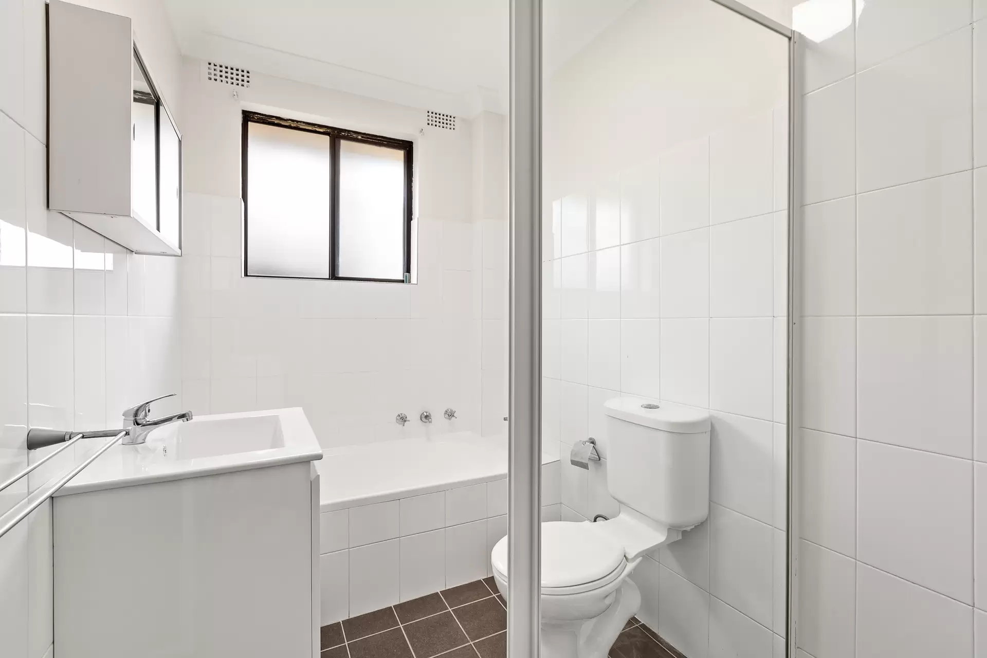 6/31  Meadow Crescent, Meadowbank Sold by Cassidy Real Estate - image 1