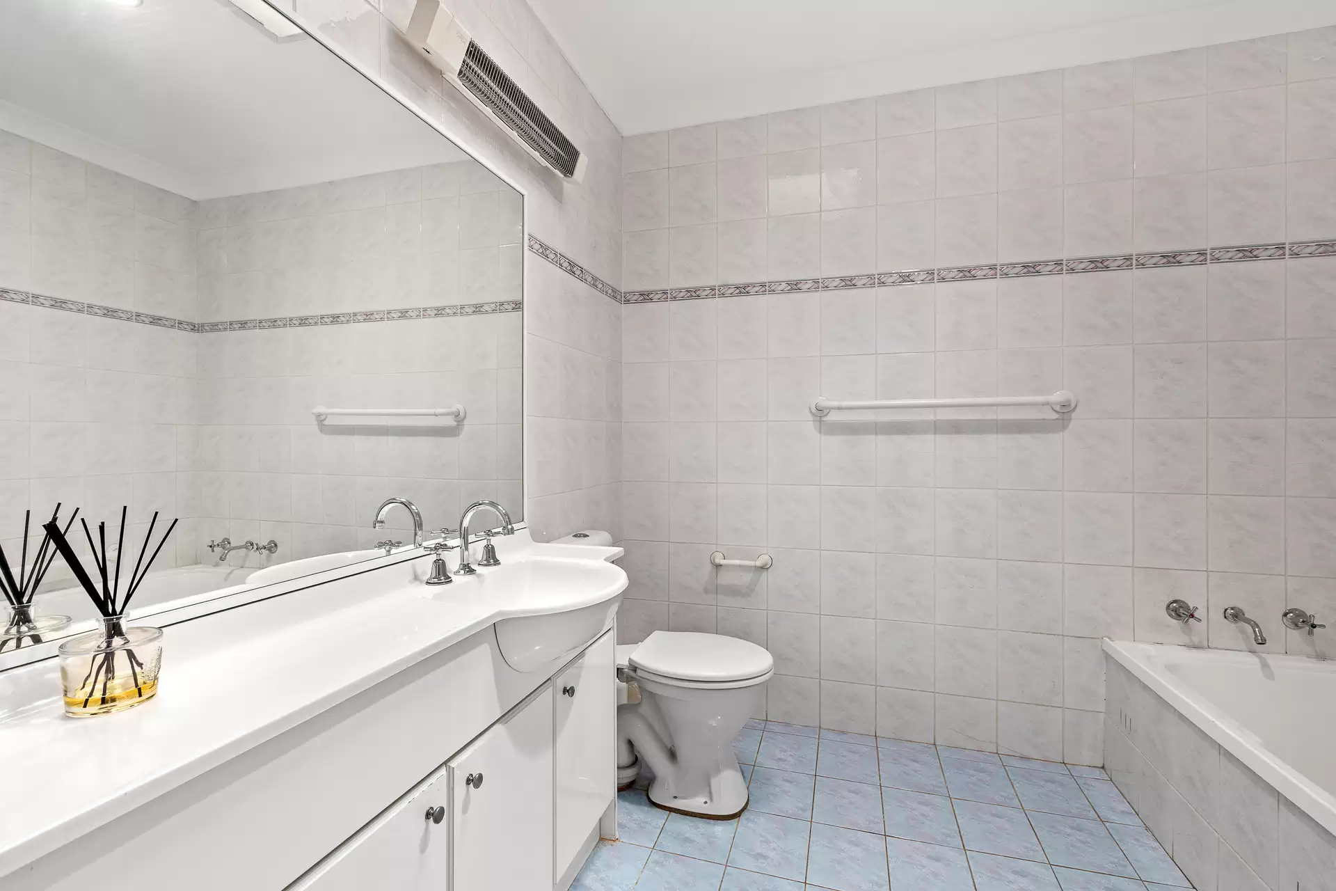 2/23-25 Smalls Road, Ryde Sold by Cassidy Real Estate - image 1