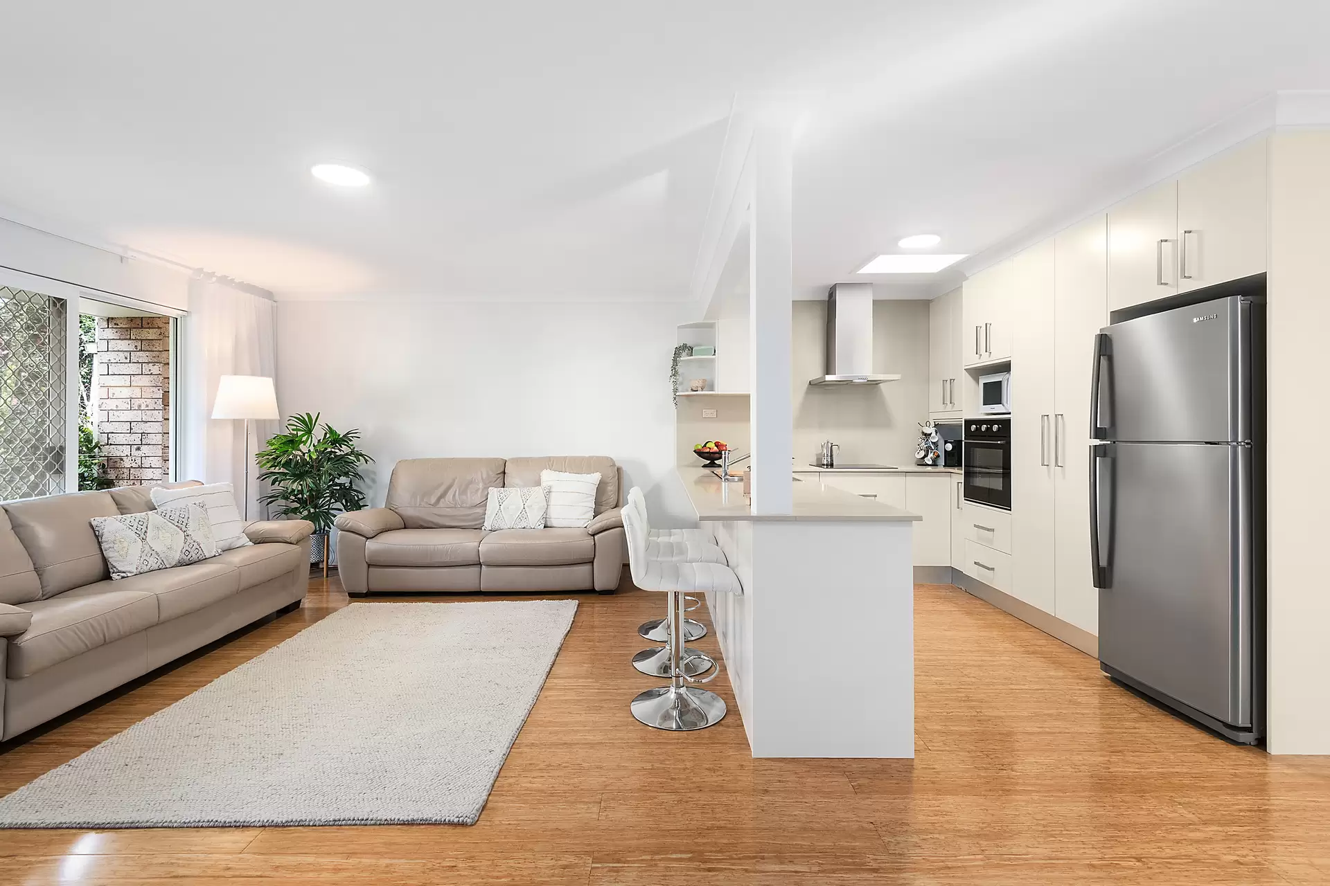 9/12 Small Street, Putney Sold by Cassidy Real Estate - image 1