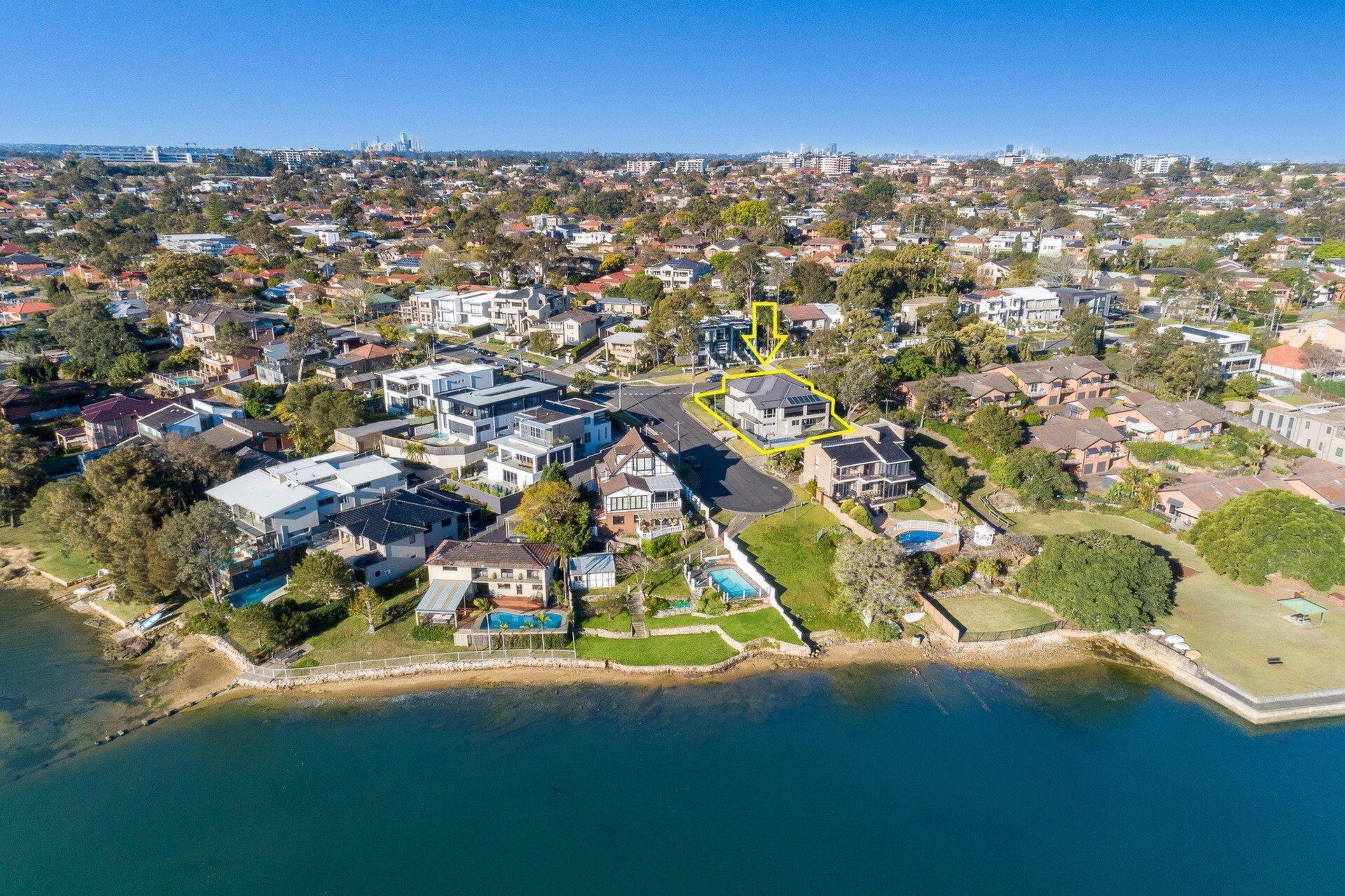 1 Beach Street, Tennyson Point Sold by Cassidy Real Estate - image 1