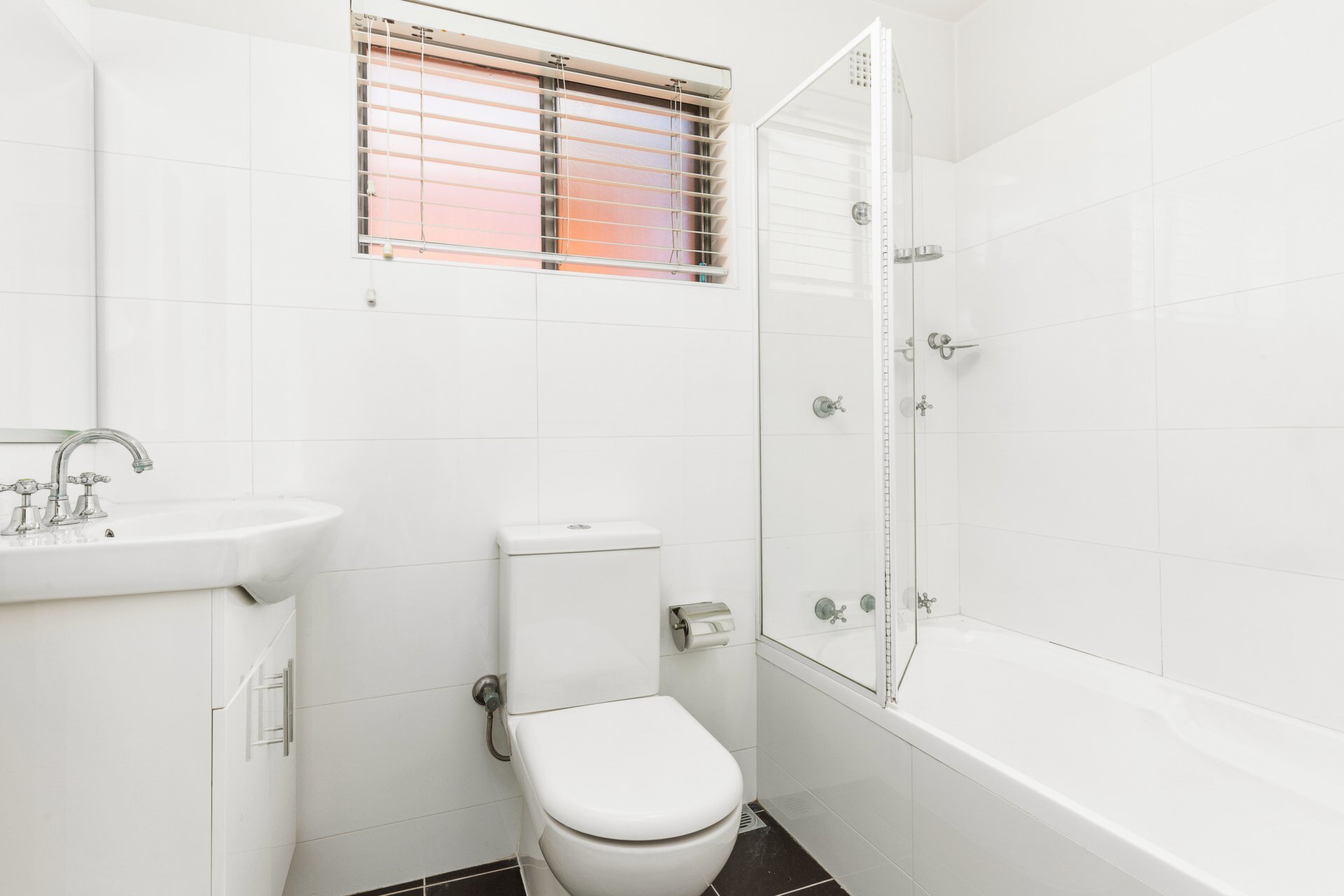 5/3 Western Crescent, Gladesville Sold by Cassidy Real Estate - image 1