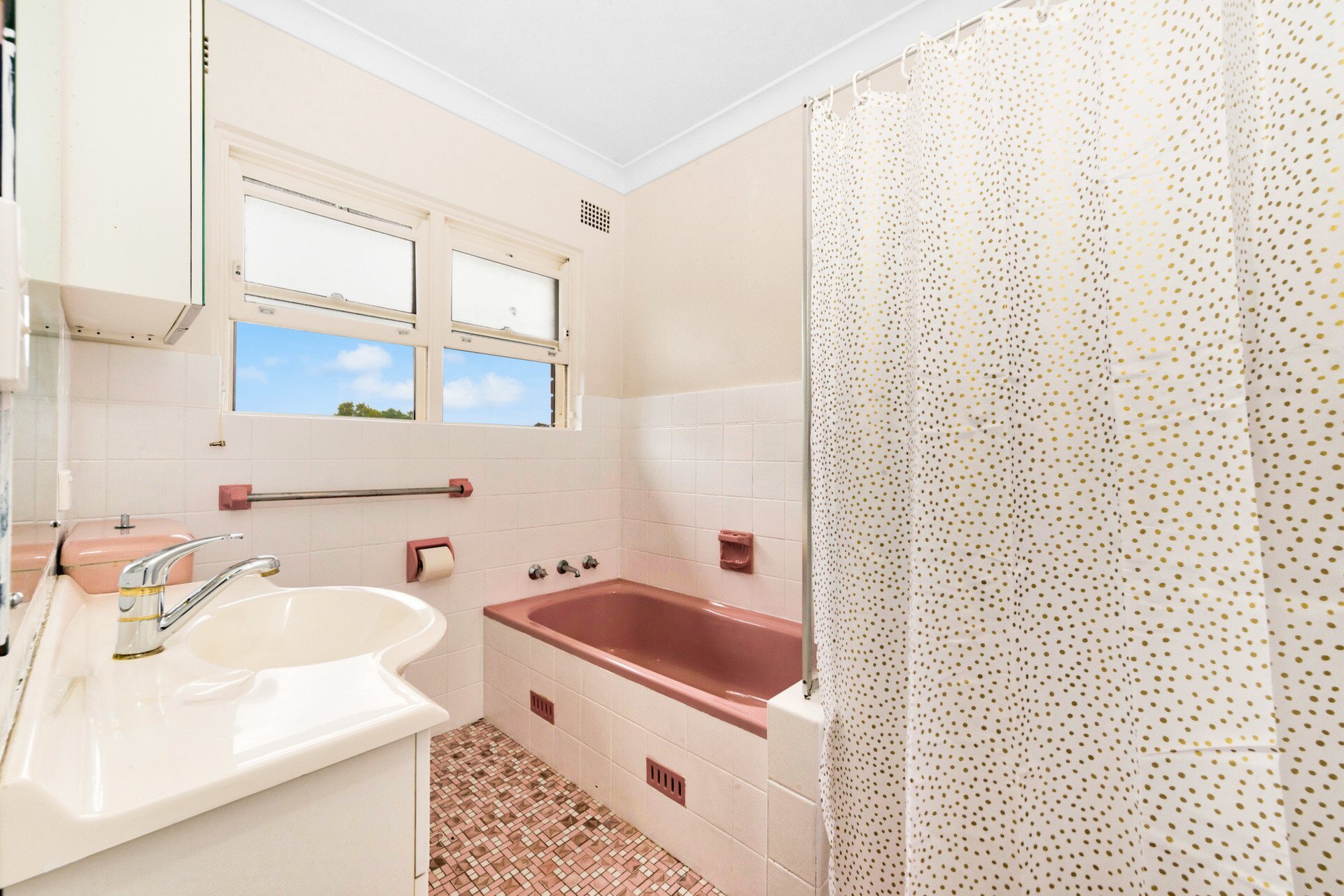 9/10 Pittwater Road, Gladesville Sold by Cassidy Real Estate - image 1