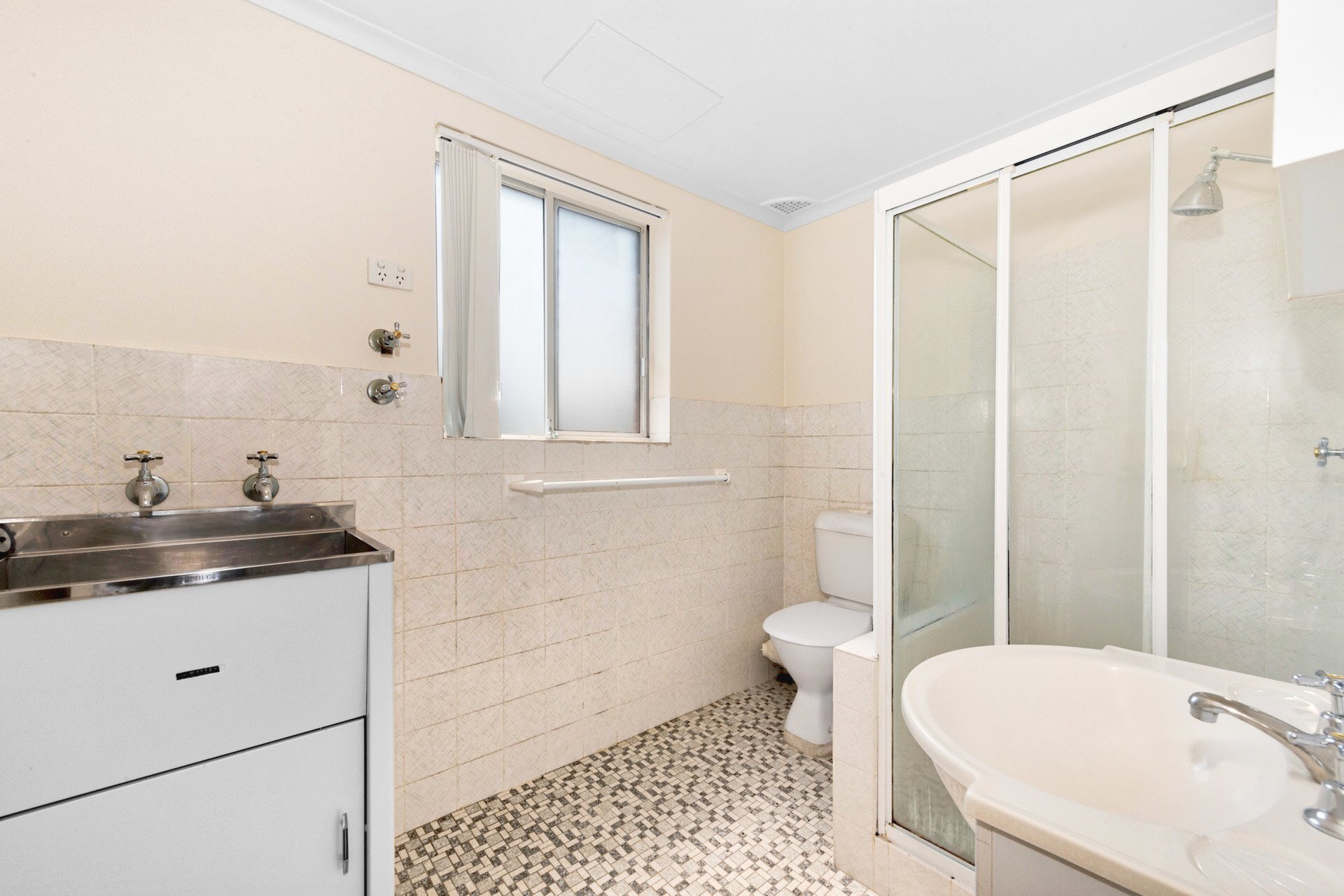 14/9-11 Harvard Street, Gladesville Sold by Cassidy Real Estate - image 1