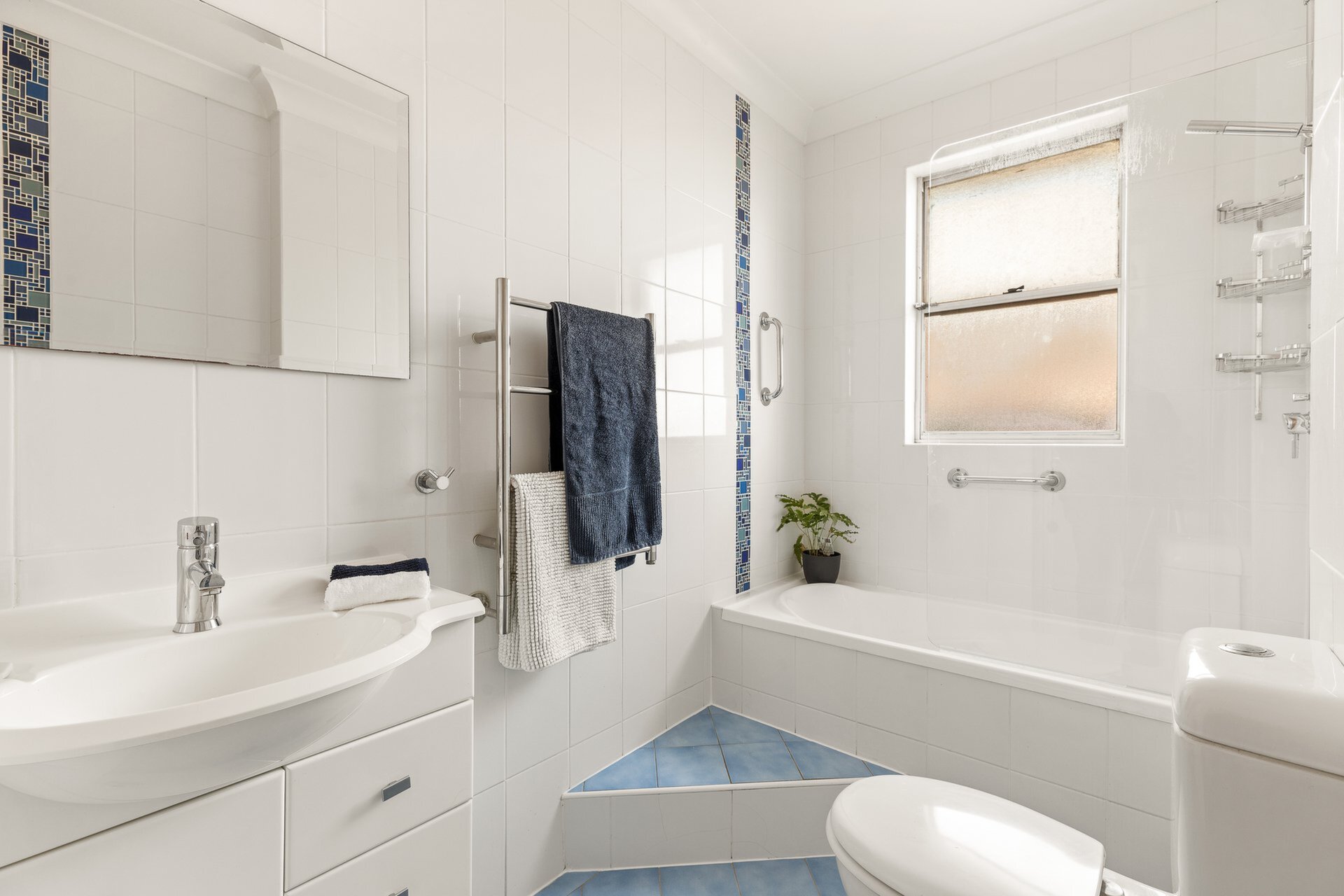 5/5 Western Crescent, Gladesville Sold by Cassidy Real Estate - image 1